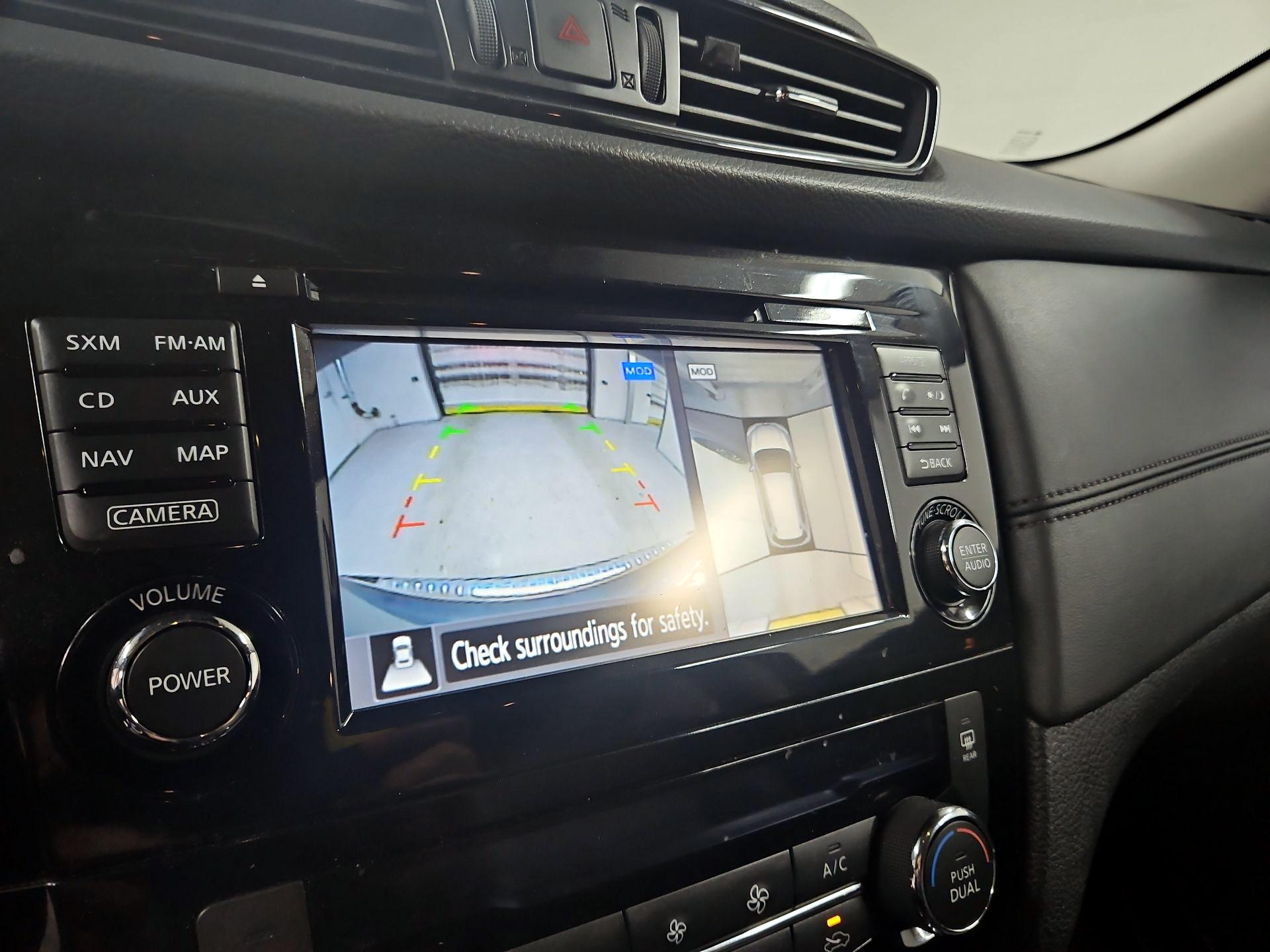 Thumbnail: 2017 Nissan Rogue - 14