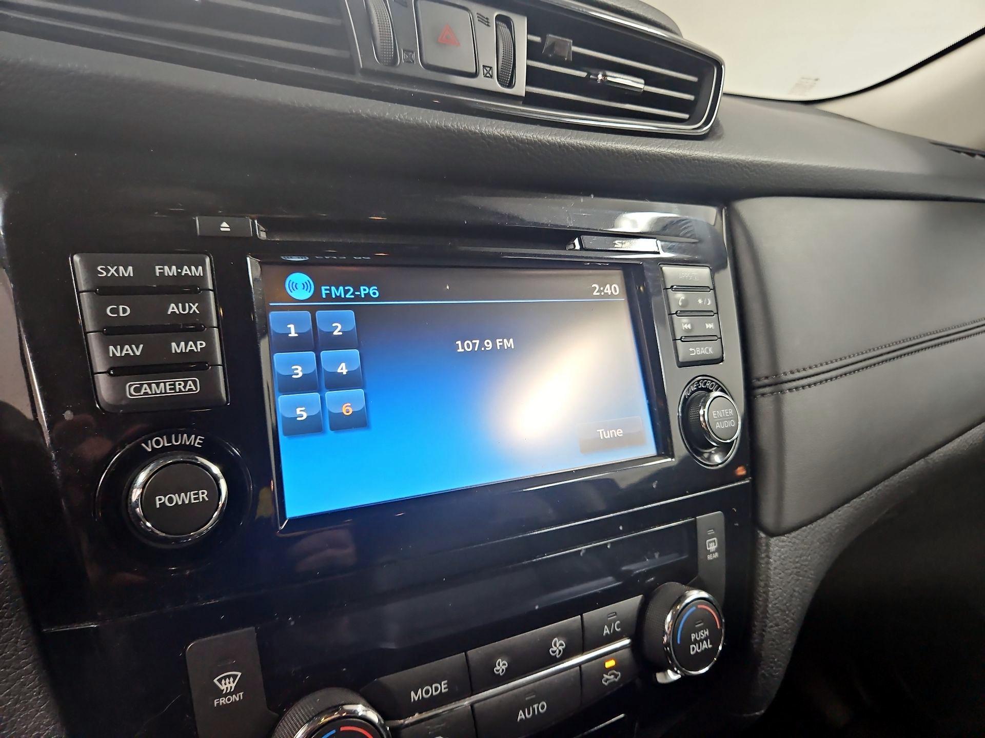 Thumbnail: 2017 Nissan Rogue - 15