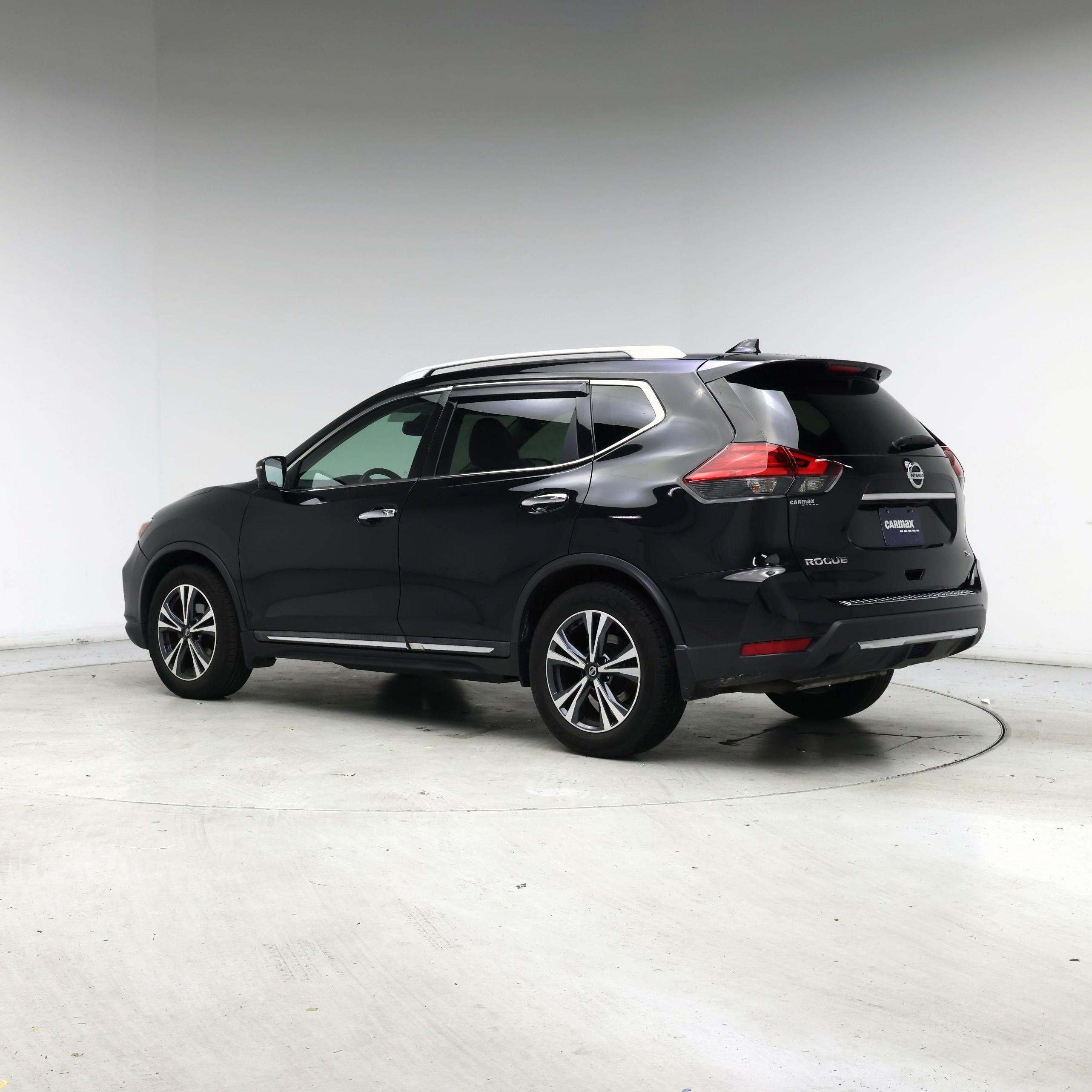 Thumbnail: 2017 Nissan Rogue - 2