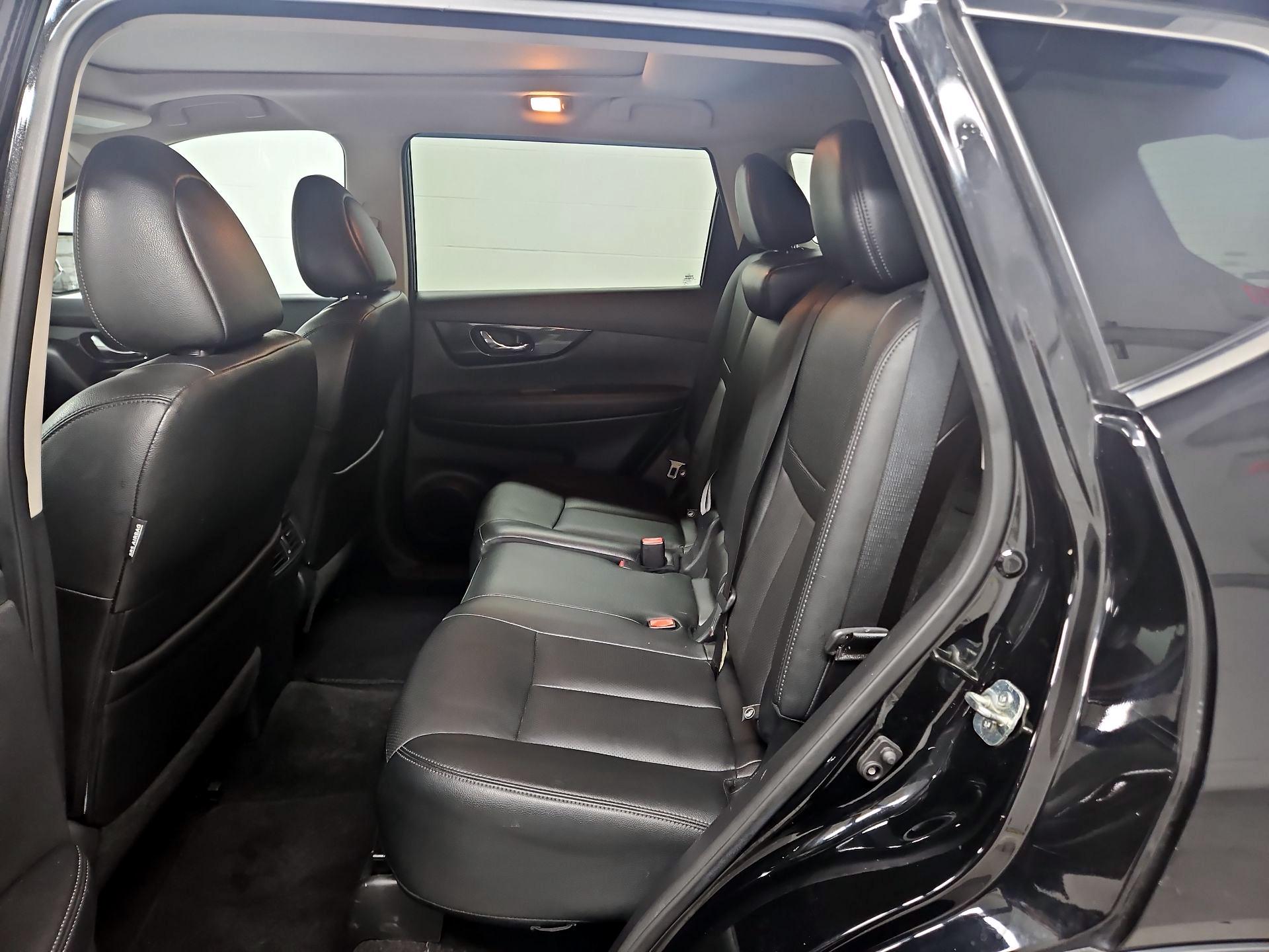 Thumbnail: 2017 Nissan Rogue - 19