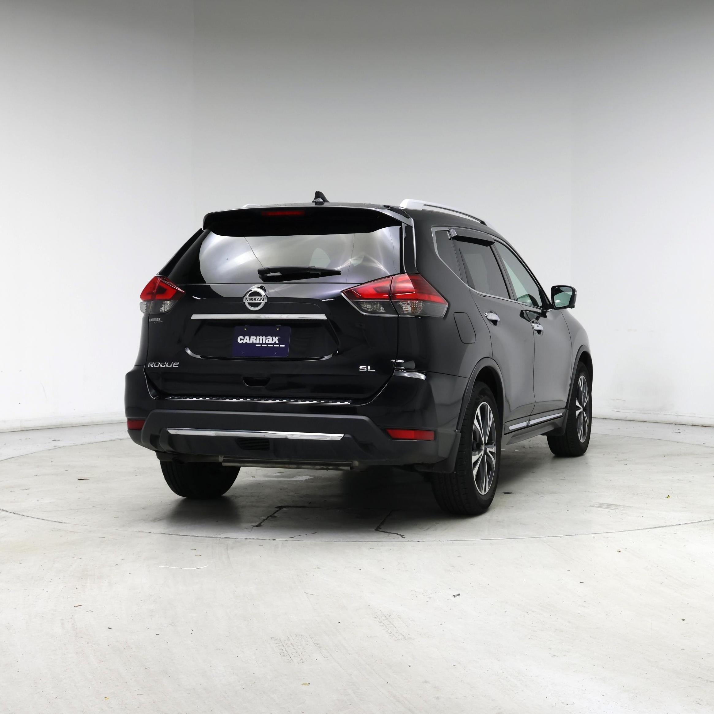 Thumbnail: 2017 Nissan Rogue - 8