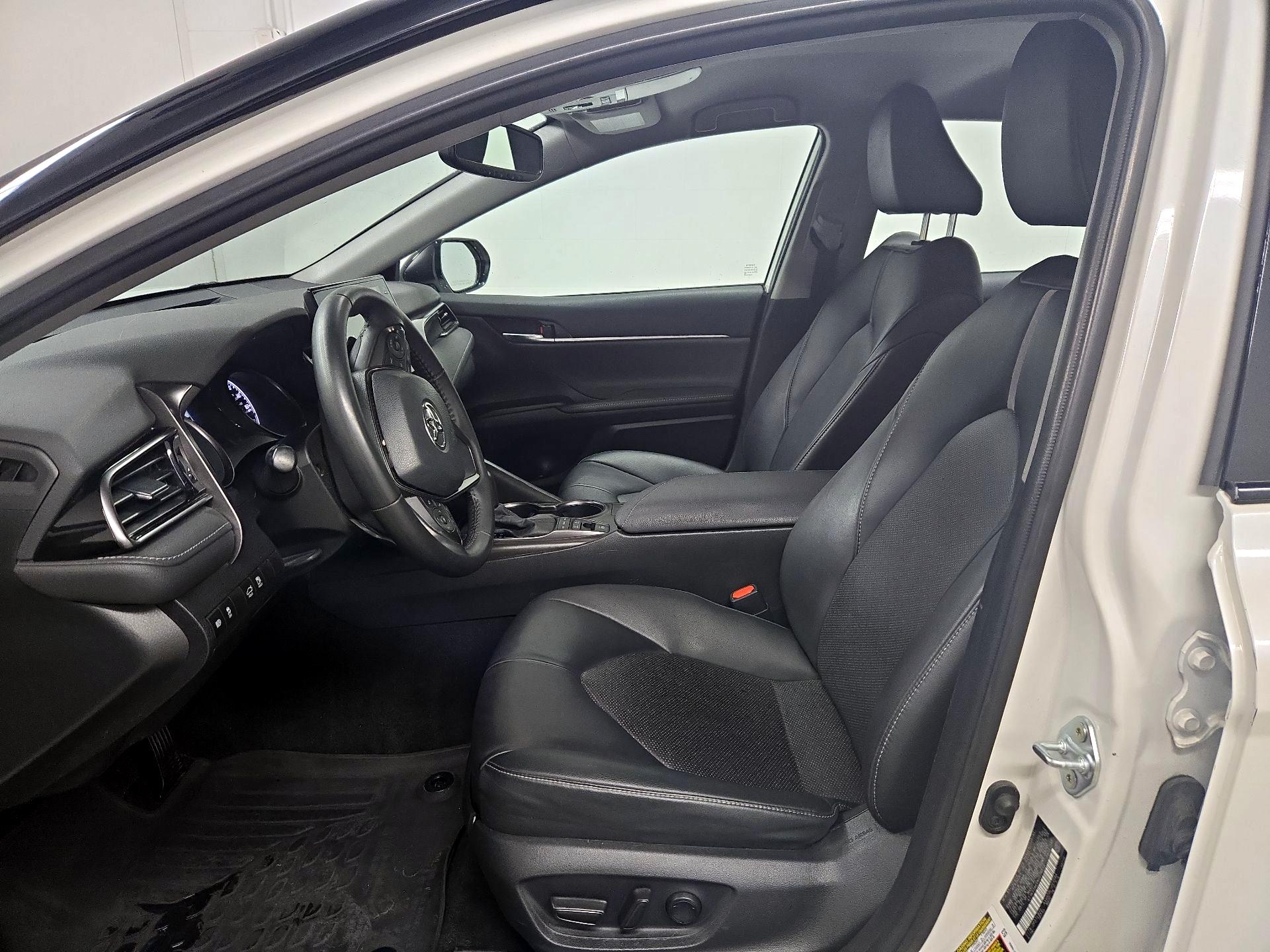 Thumbnail: 2022 Toyota Camry - 11