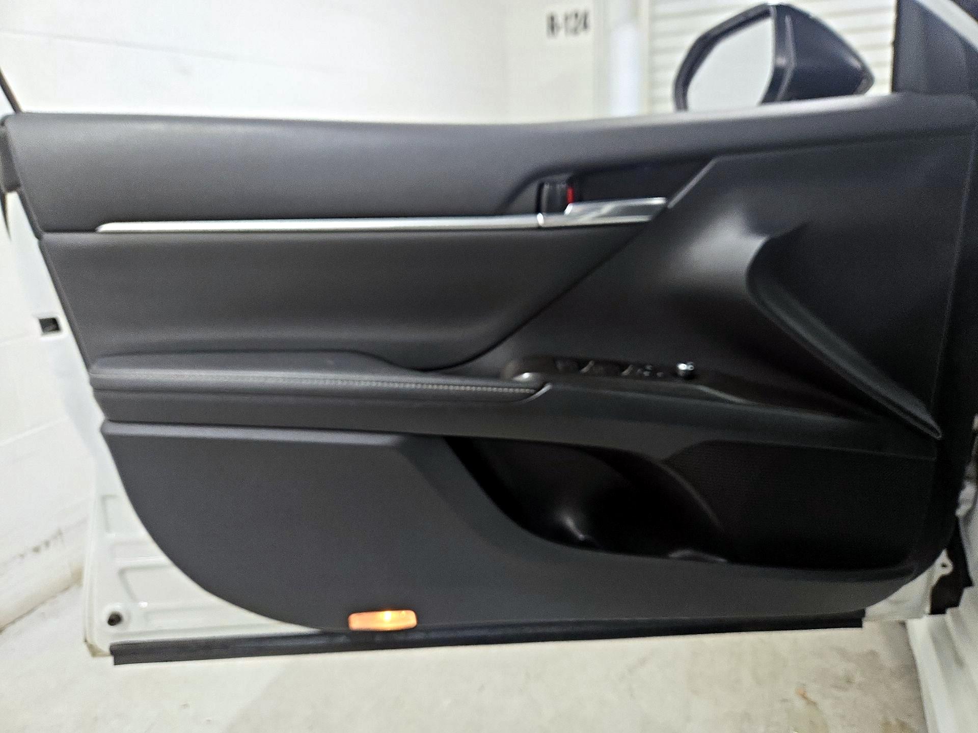 Thumbnail: 2022 Toyota Camry - 12