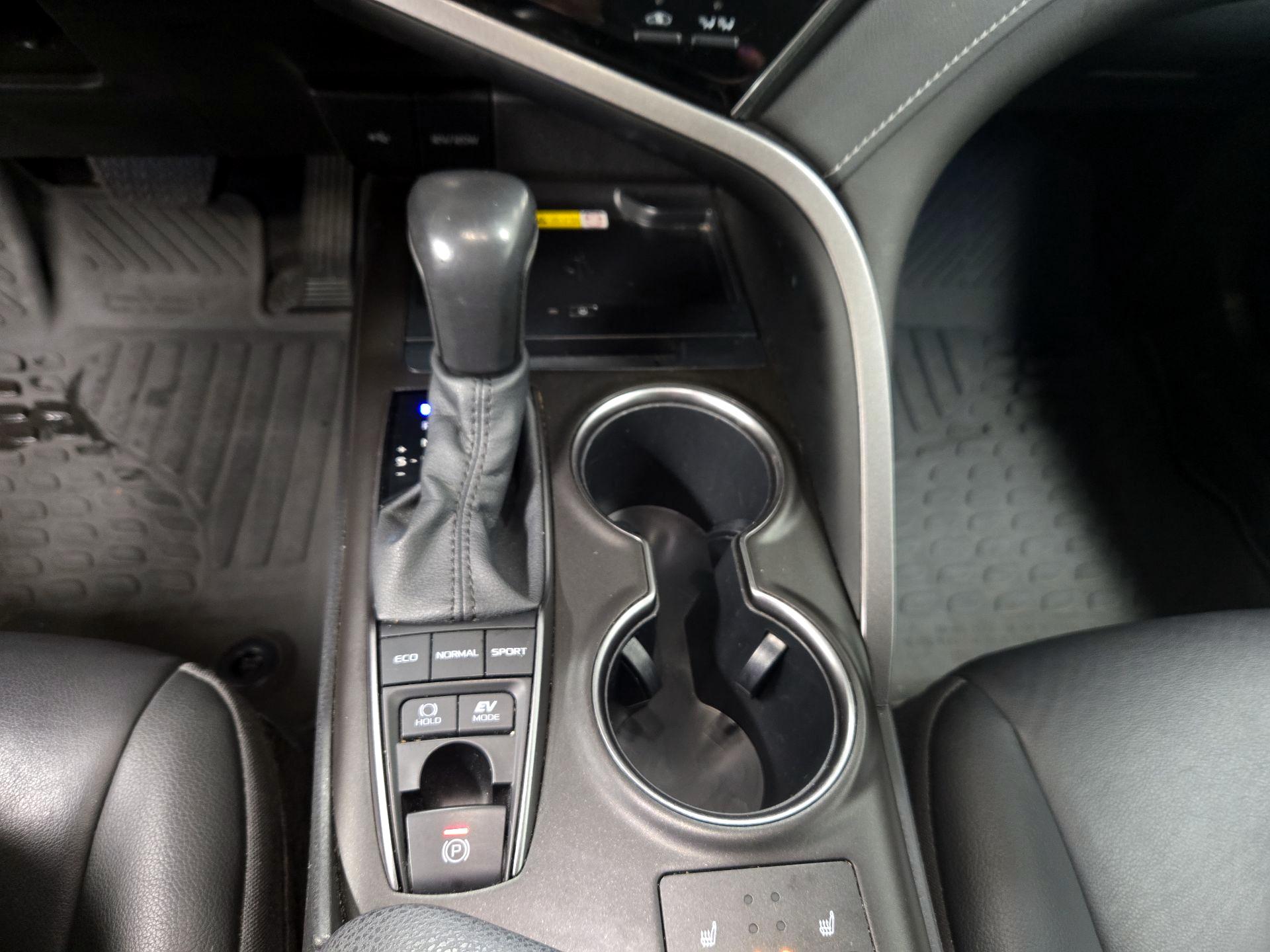 Thumbnail: 2022 Toyota Camry - 17