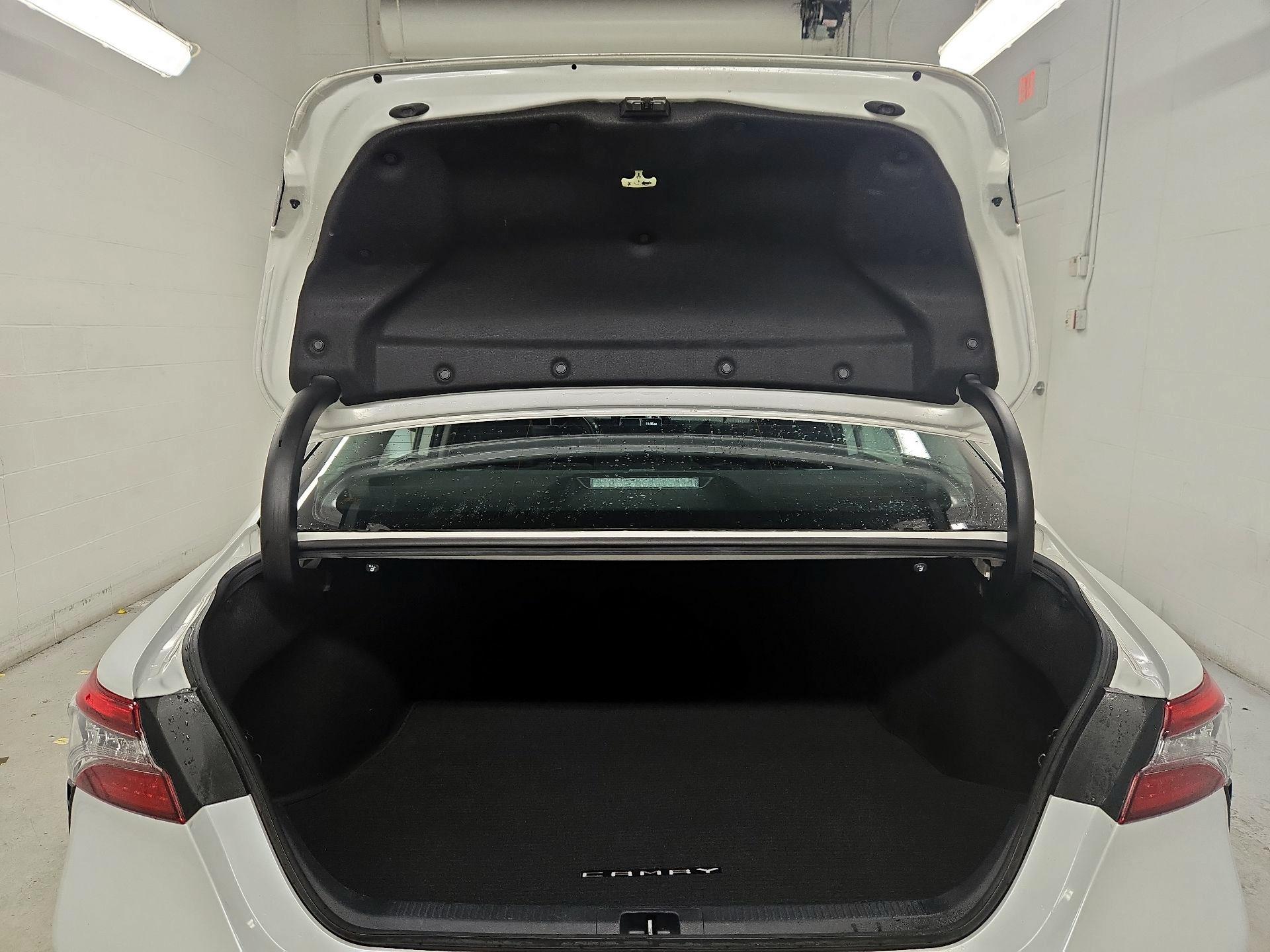 Thumbnail: 2022 Toyota Camry - 20