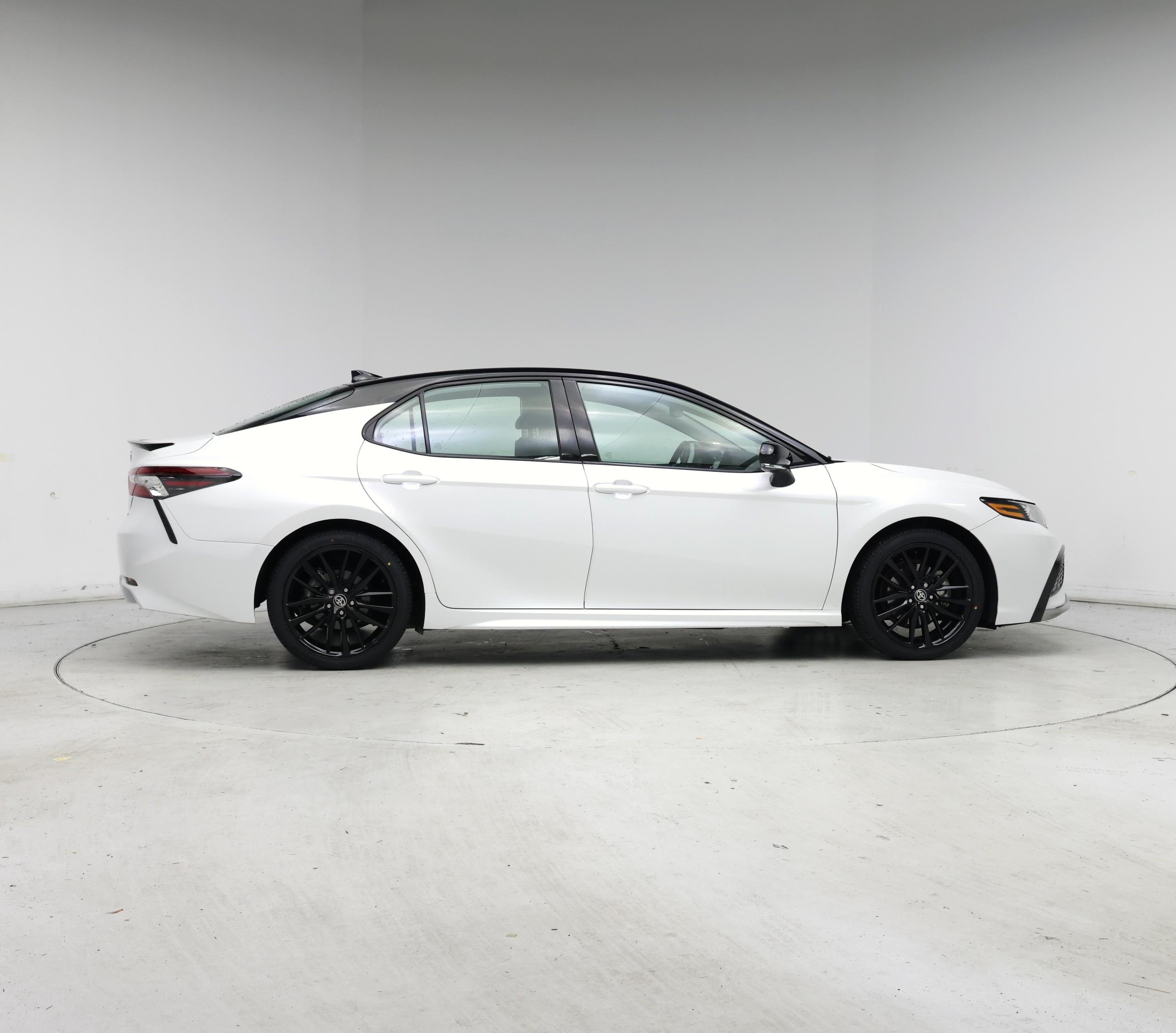 Thumbnail: 2022 Toyota Camry - 7