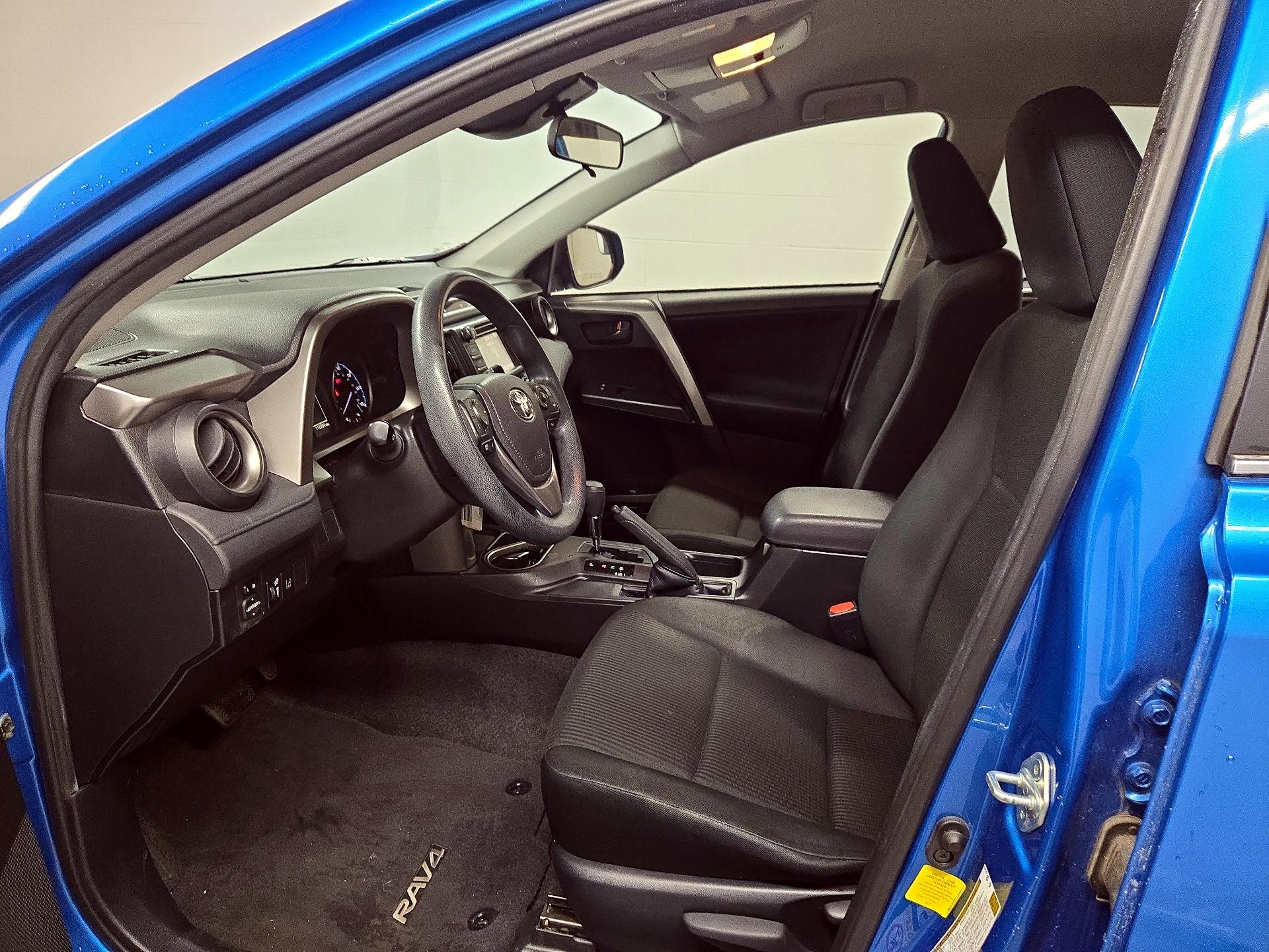 Thumbnail: 2018 Toyota RAV4 - 11