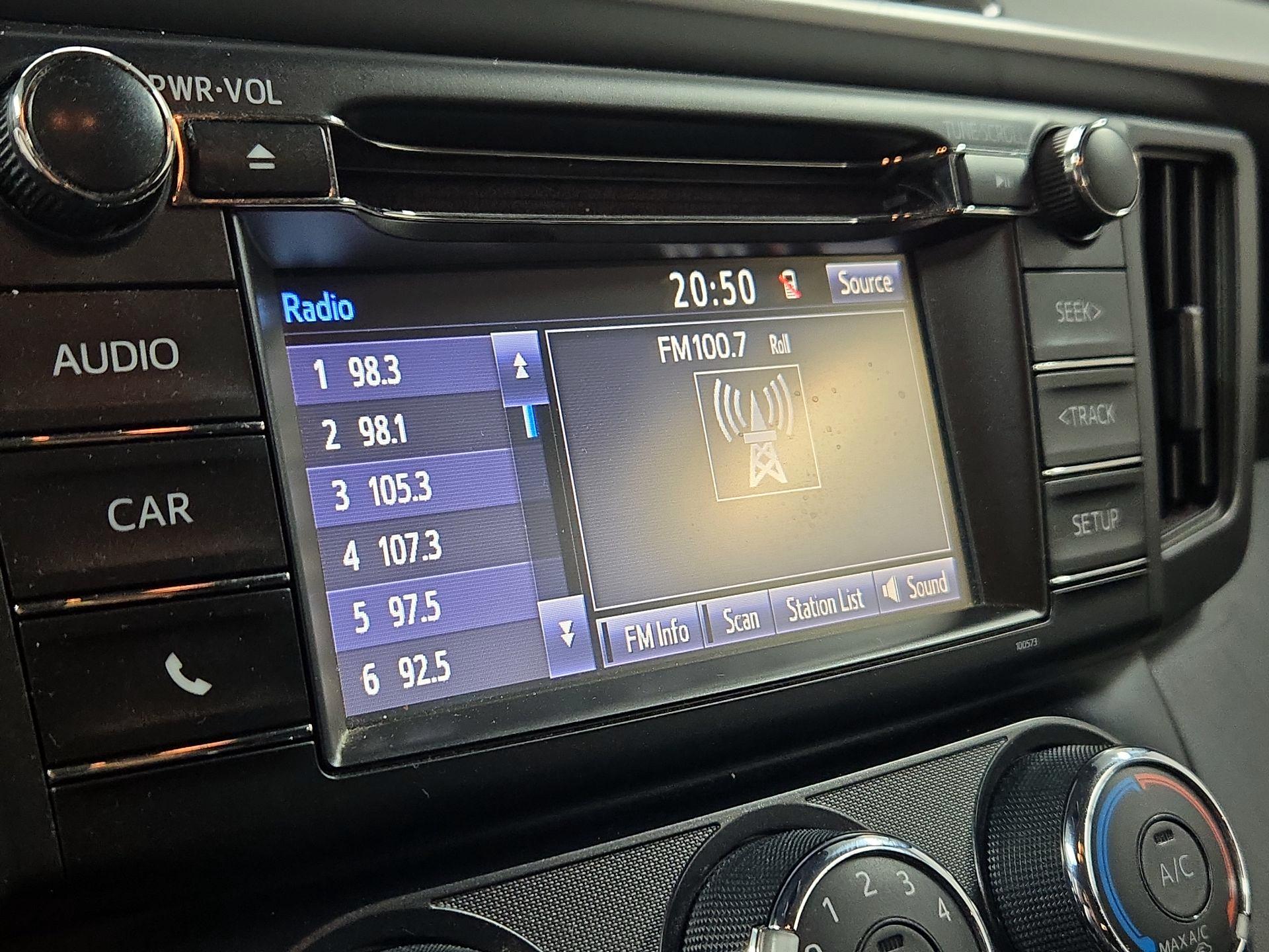 Thumbnail: 2018 Toyota RAV4 - 15