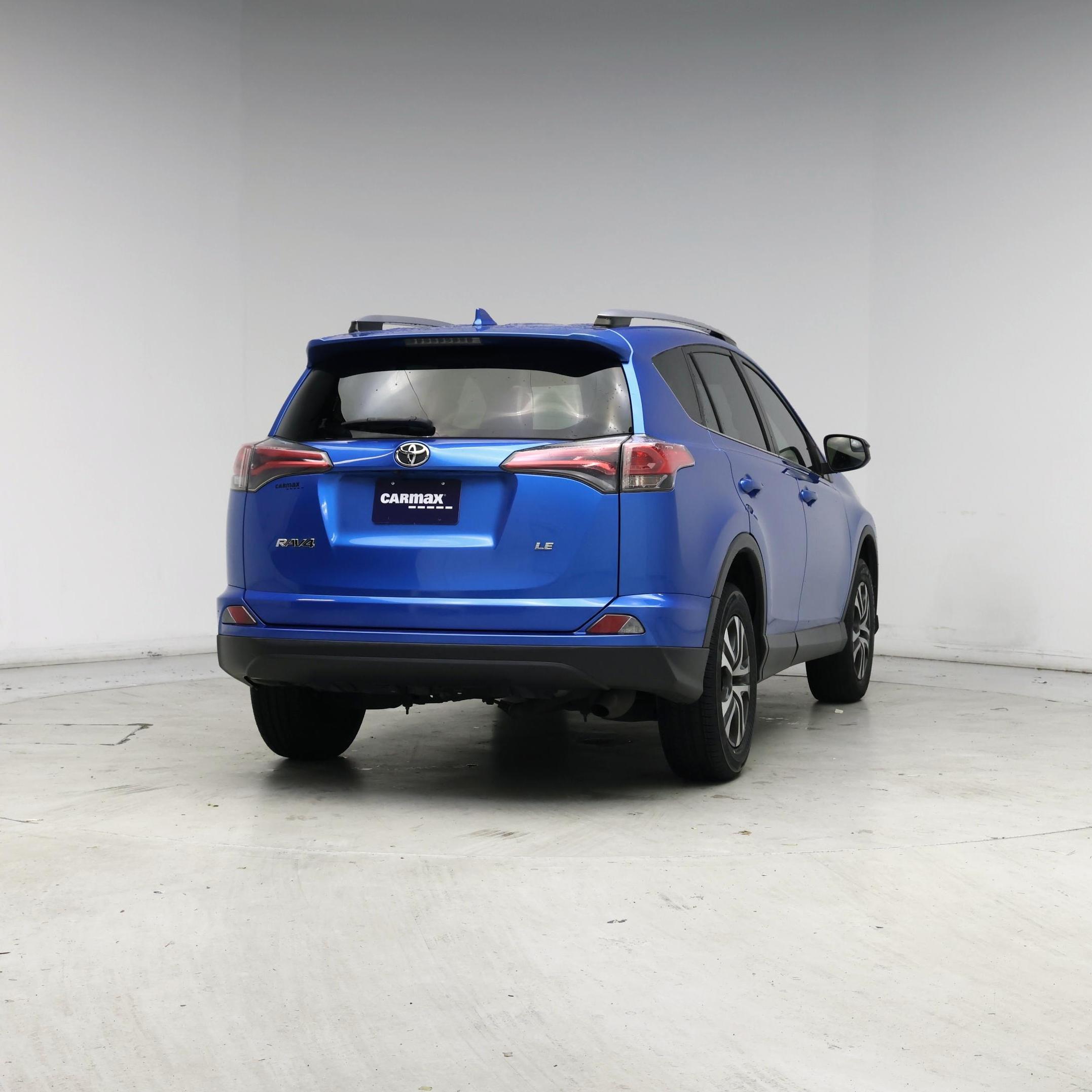 Thumbnail: 2018 Toyota RAV4 - 8