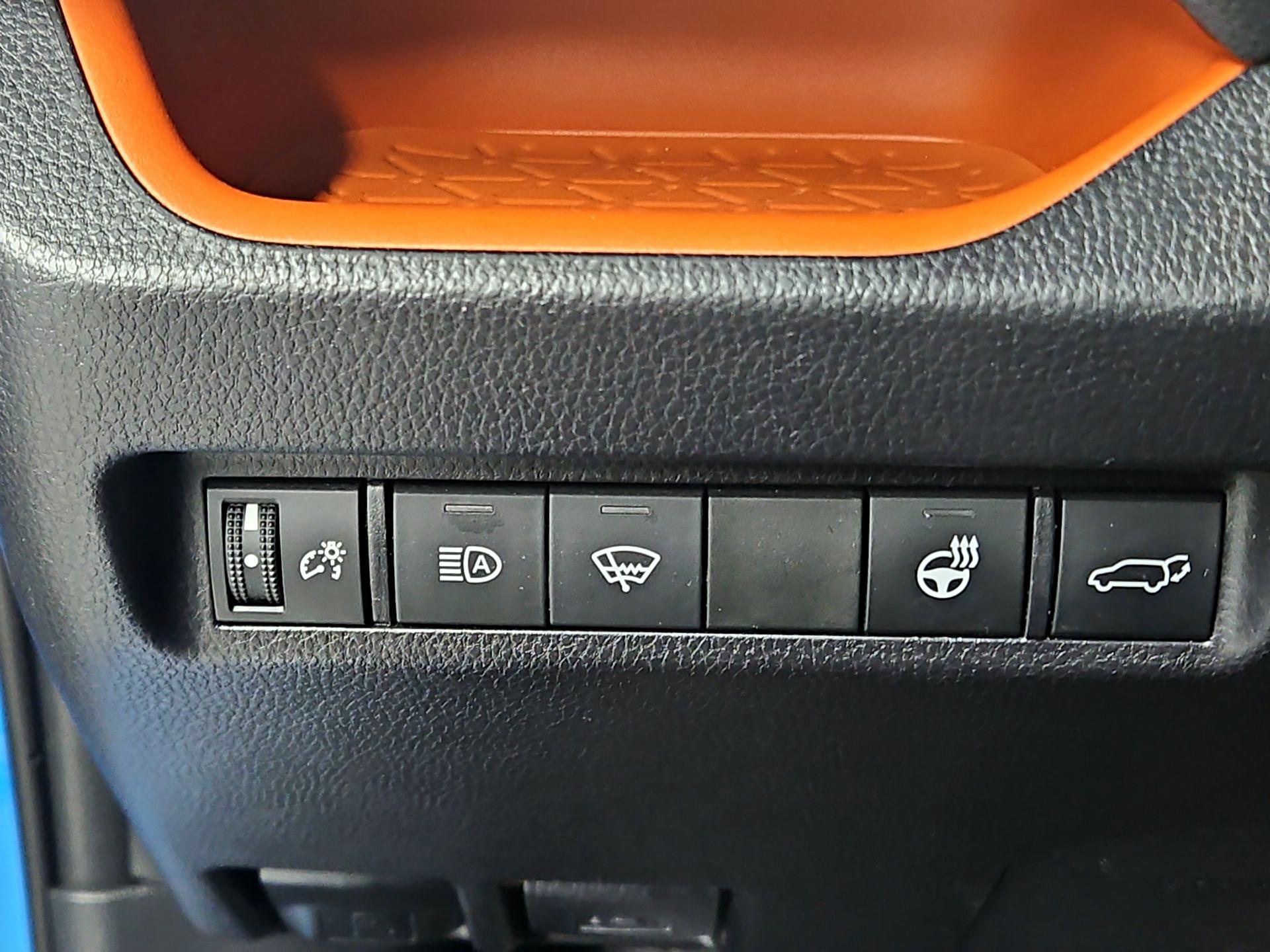 Thumbnail: 2019 Toyota RAV4 - 13