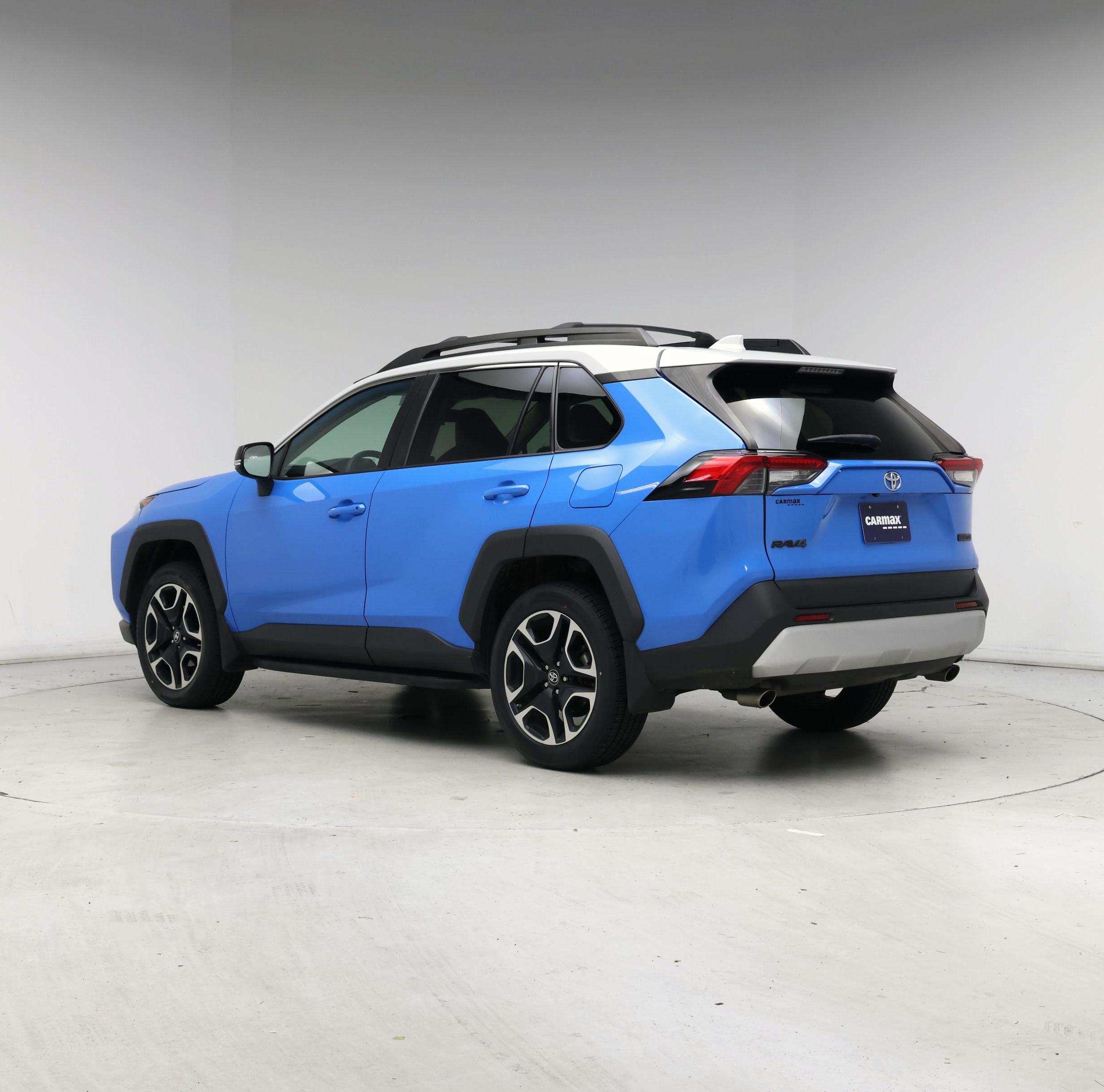 Thumbnail: 2019 Toyota RAV4 - 2