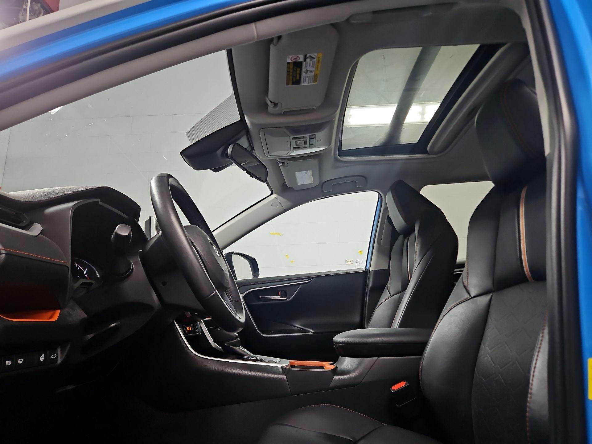 Thumbnail: 2019 Toyota RAV4 - 20