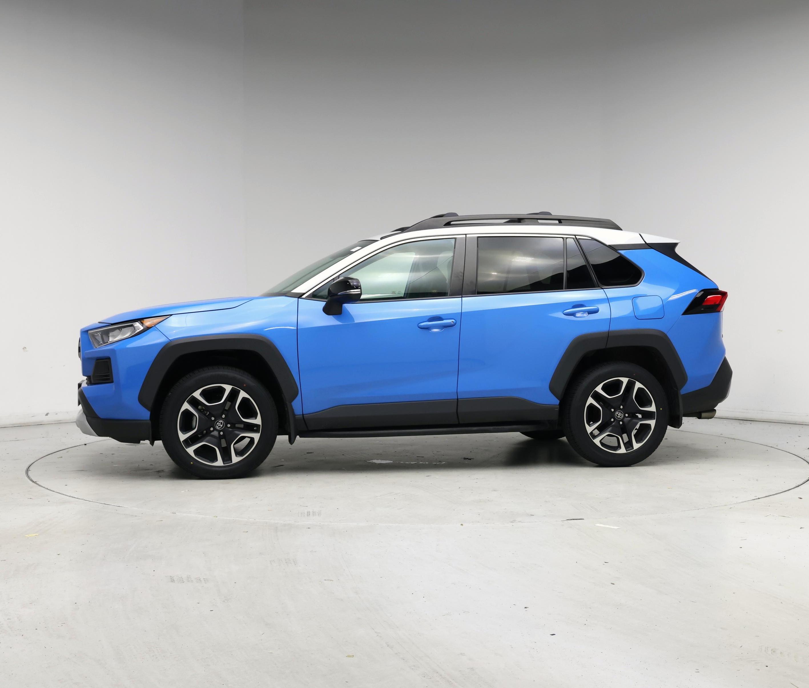 Thumbnail: 2019 Toyota RAV4 - 3