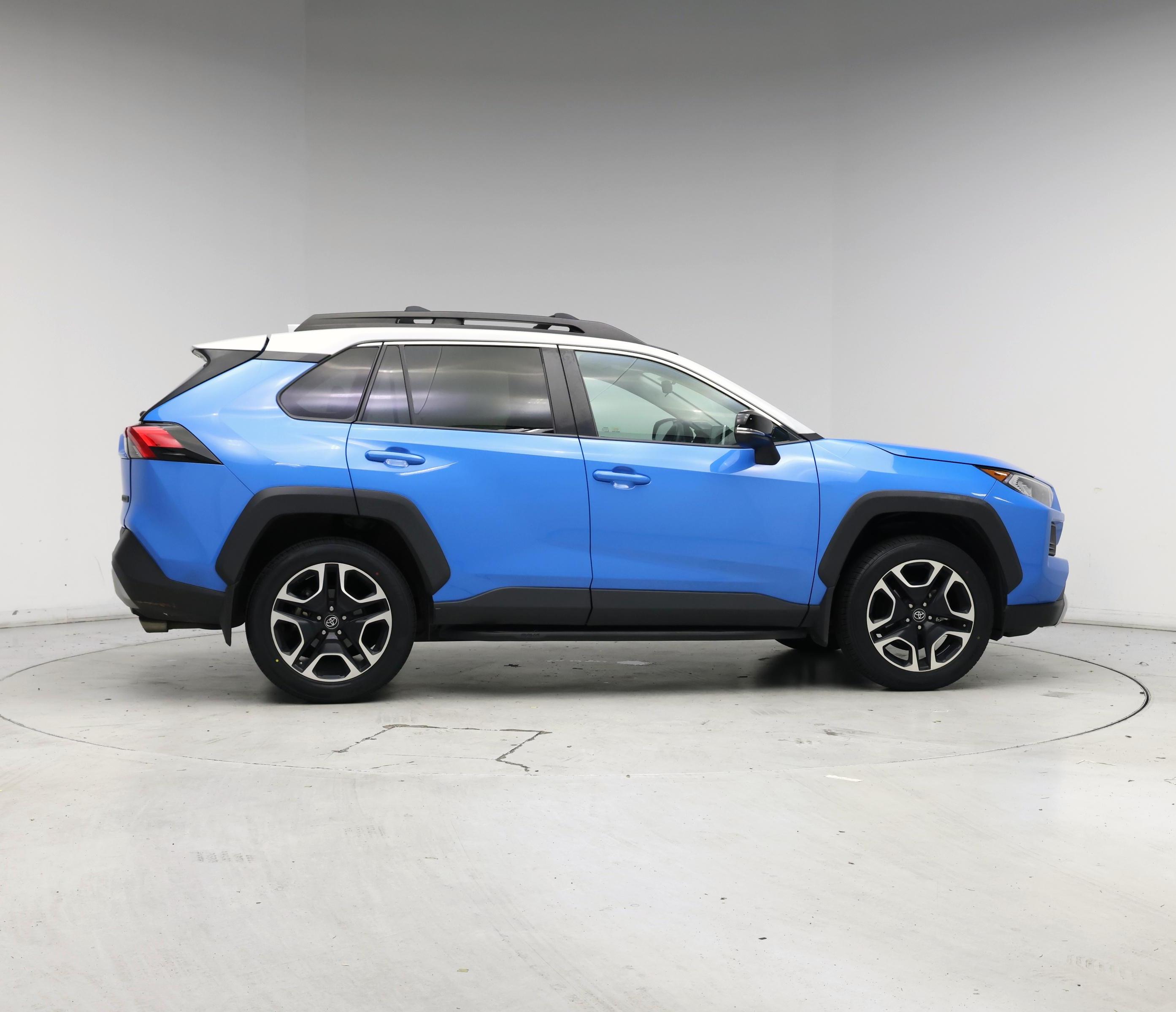 Thumbnail: 2019 Toyota RAV4 - 7