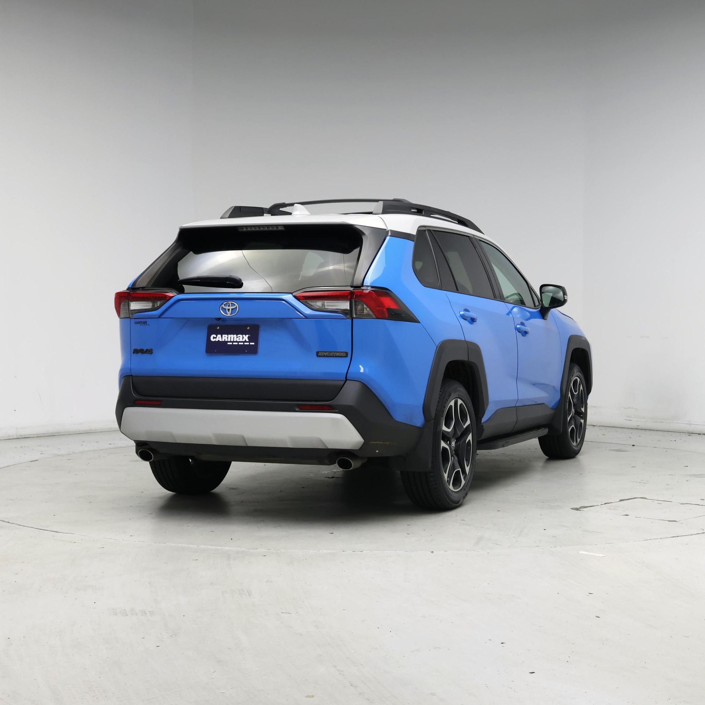 Thumbnail: 2019 Toyota RAV4 - 8