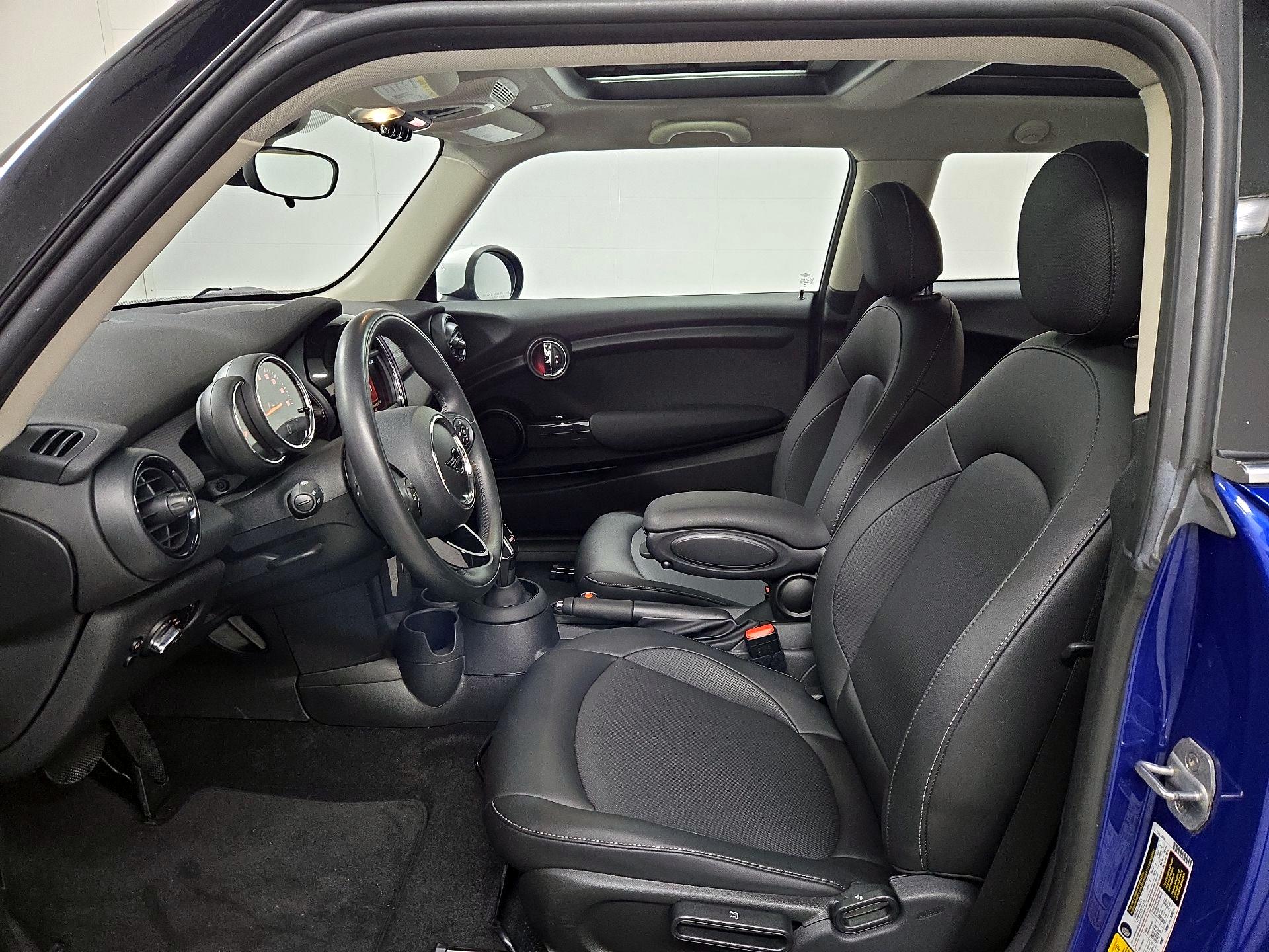 Thumbnail: 2020 MINI Cooper Hardtop - 11