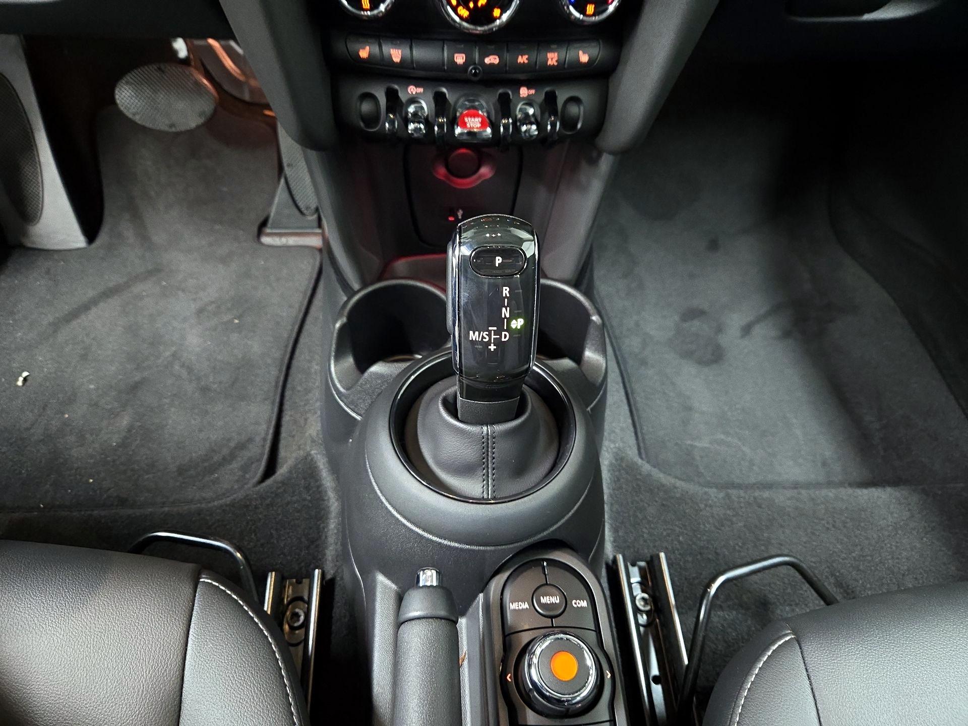 Thumbnail: 2020 MINI Cooper Hardtop - 17