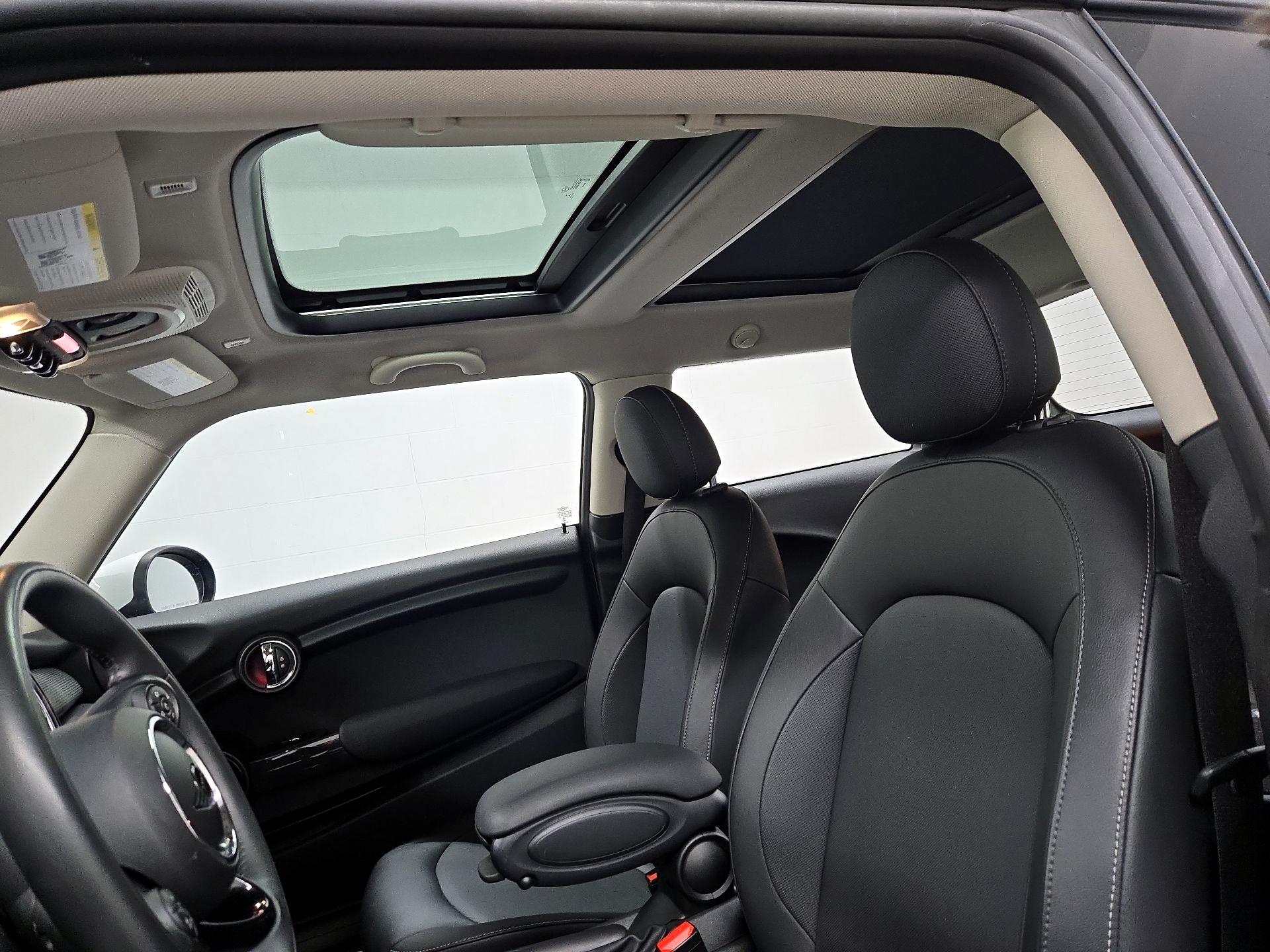 Thumbnail: 2020 MINI Cooper Hardtop - 19