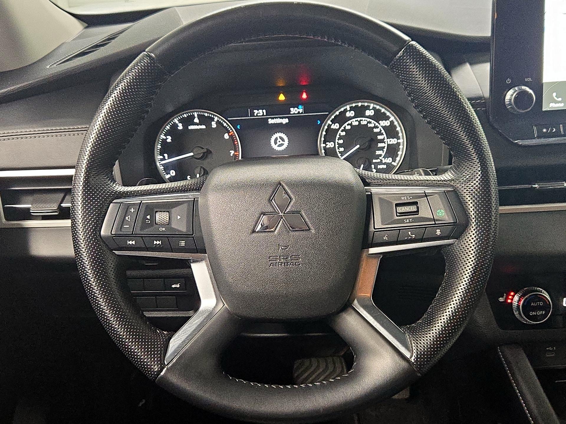 Thumbnail: 2022 Mitsubishi Outlander - 10