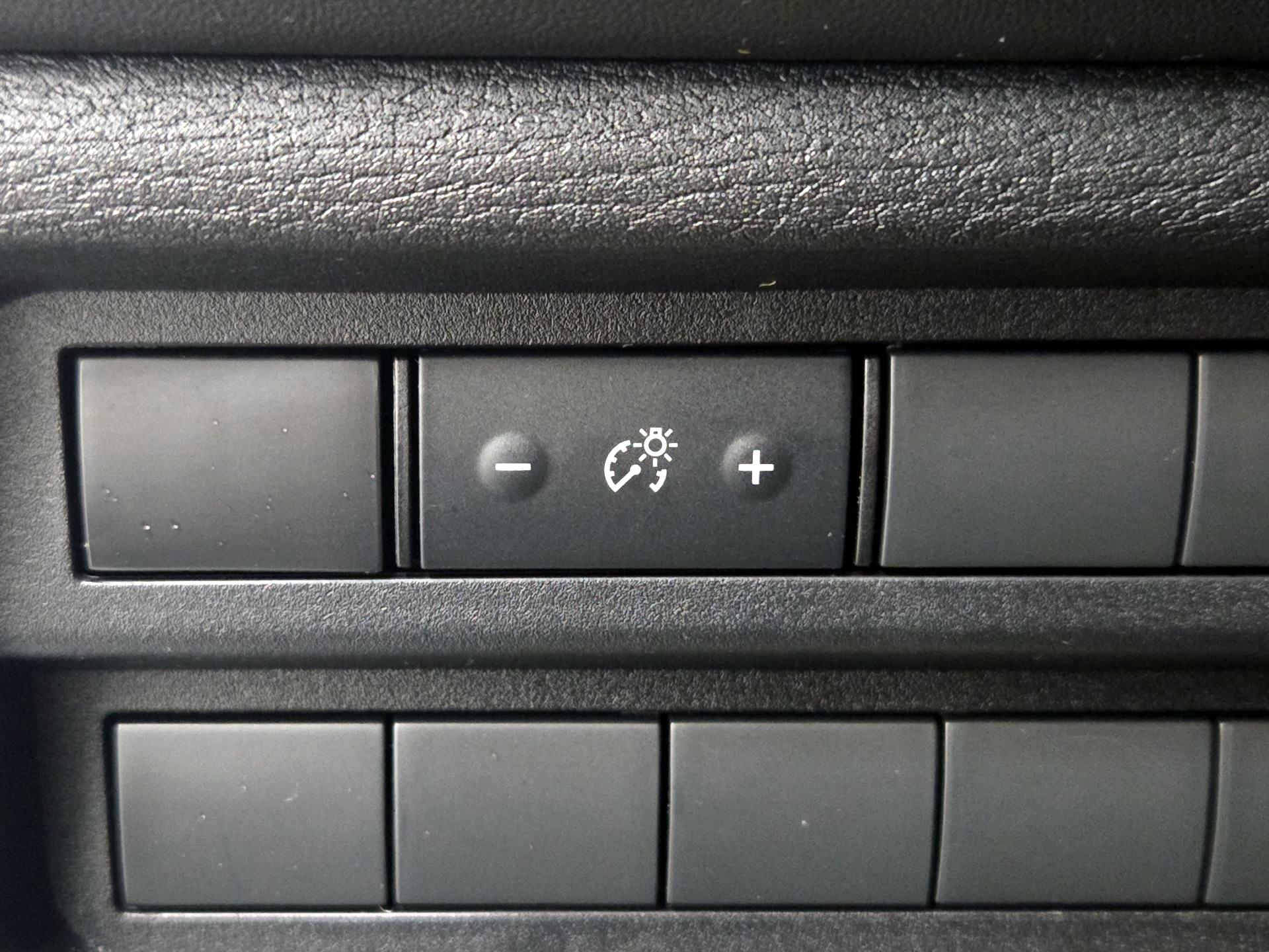 Thumbnail: 2022 Mitsubishi Outlander - 13