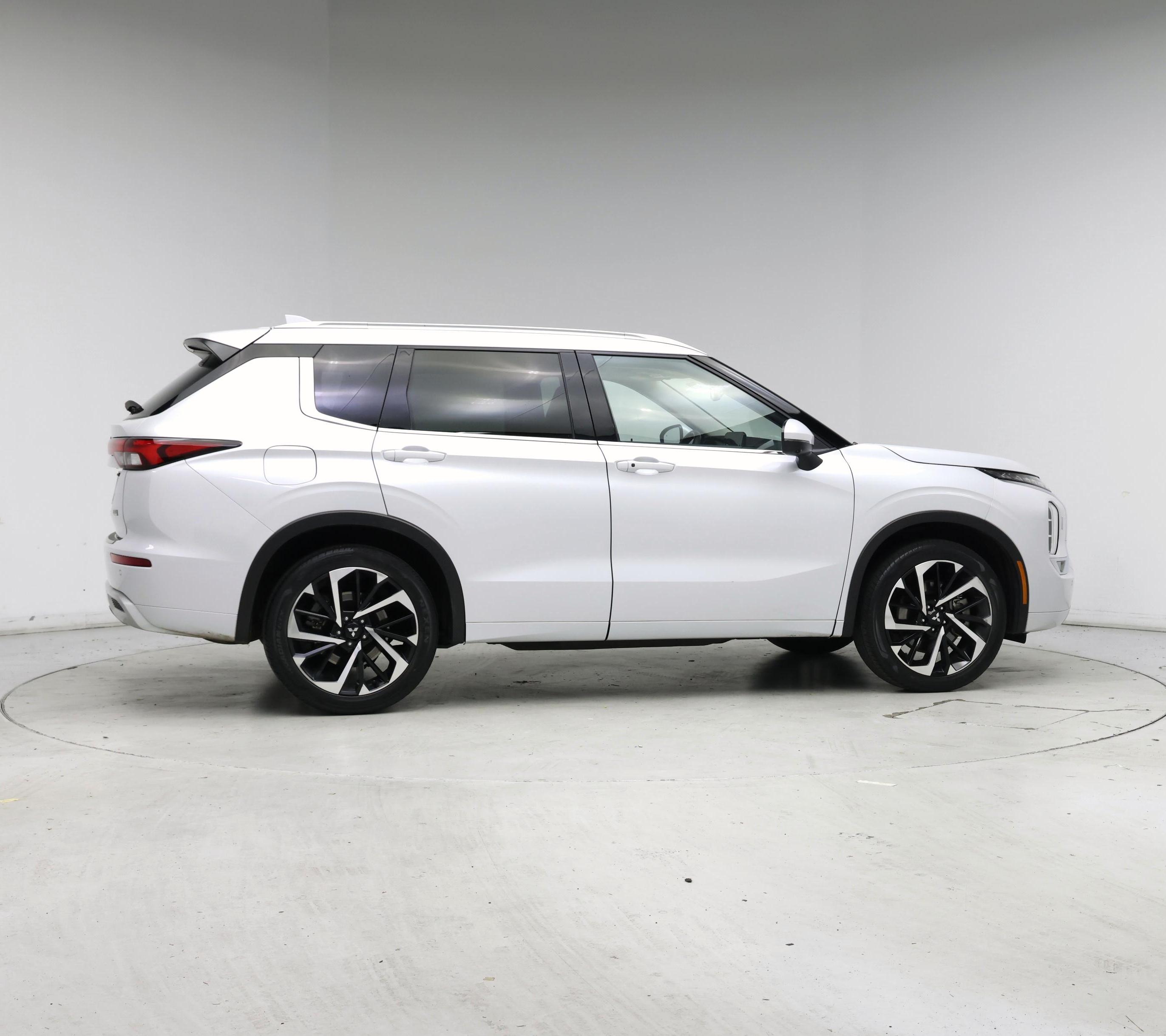 Thumbnail: 2022 Mitsubishi Outlander - 7