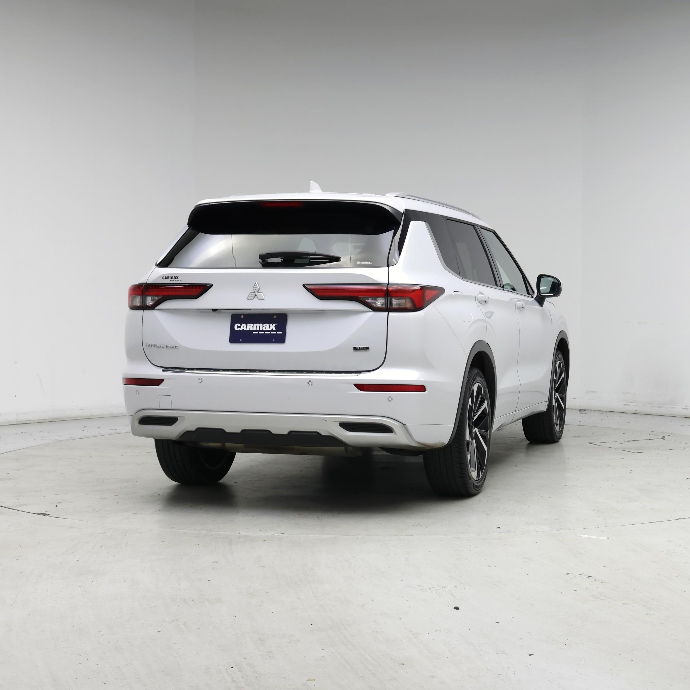 Thumbnail: 2022 Mitsubishi Outlander - 8