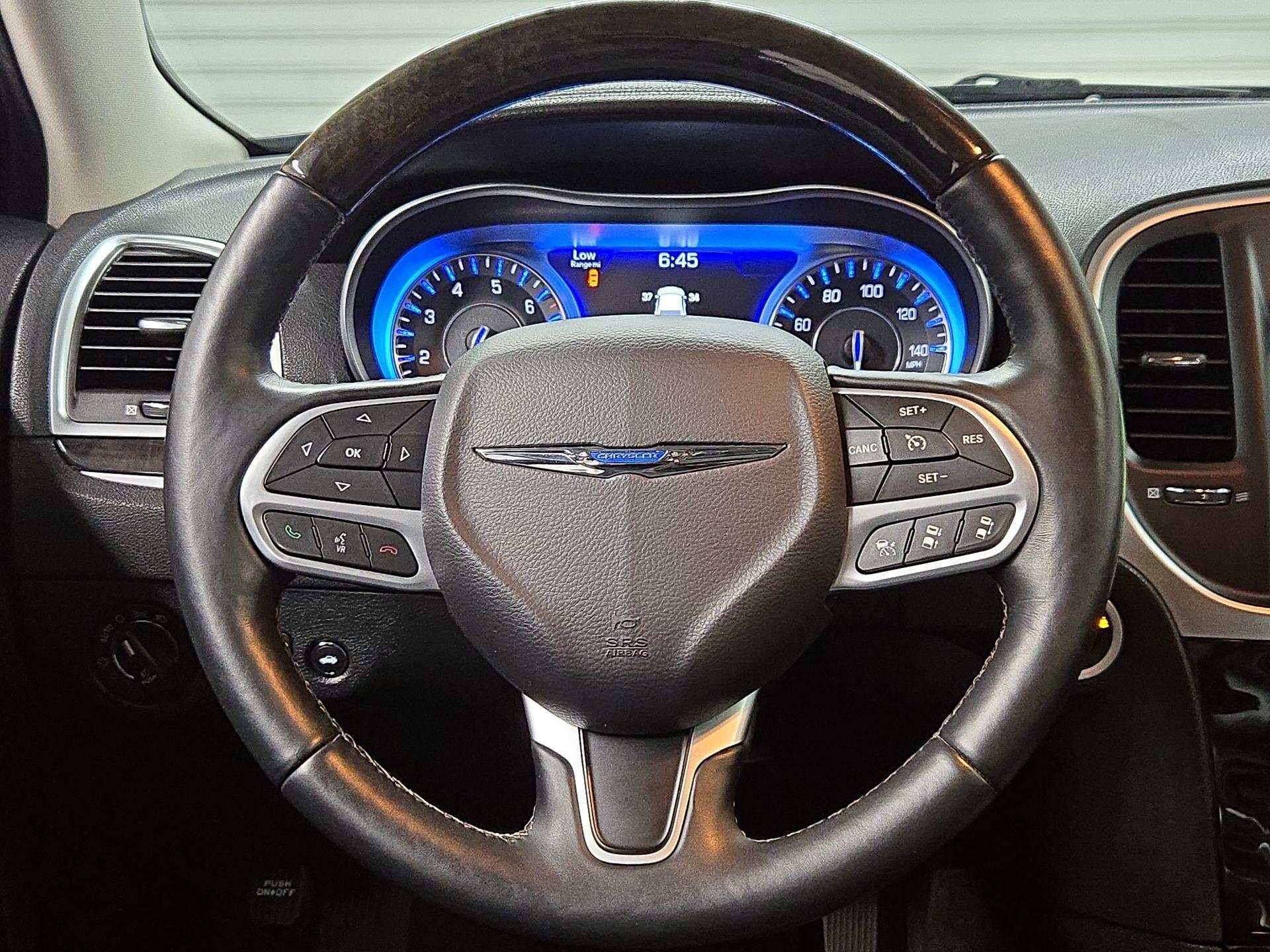 Thumbnail: 2017 Chrysler 300 - 10