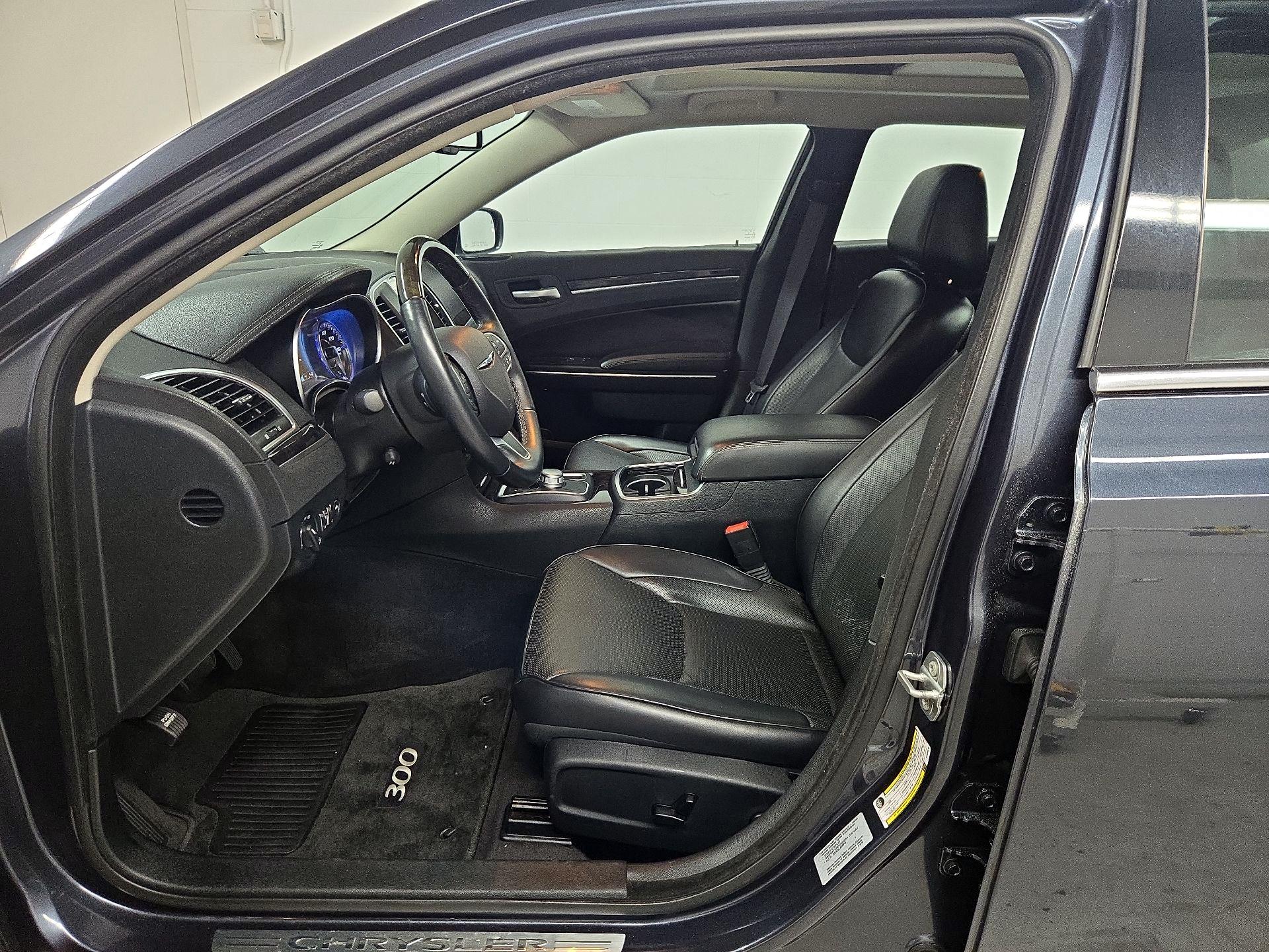 Thumbnail: 2017 Chrysler 300 - 11