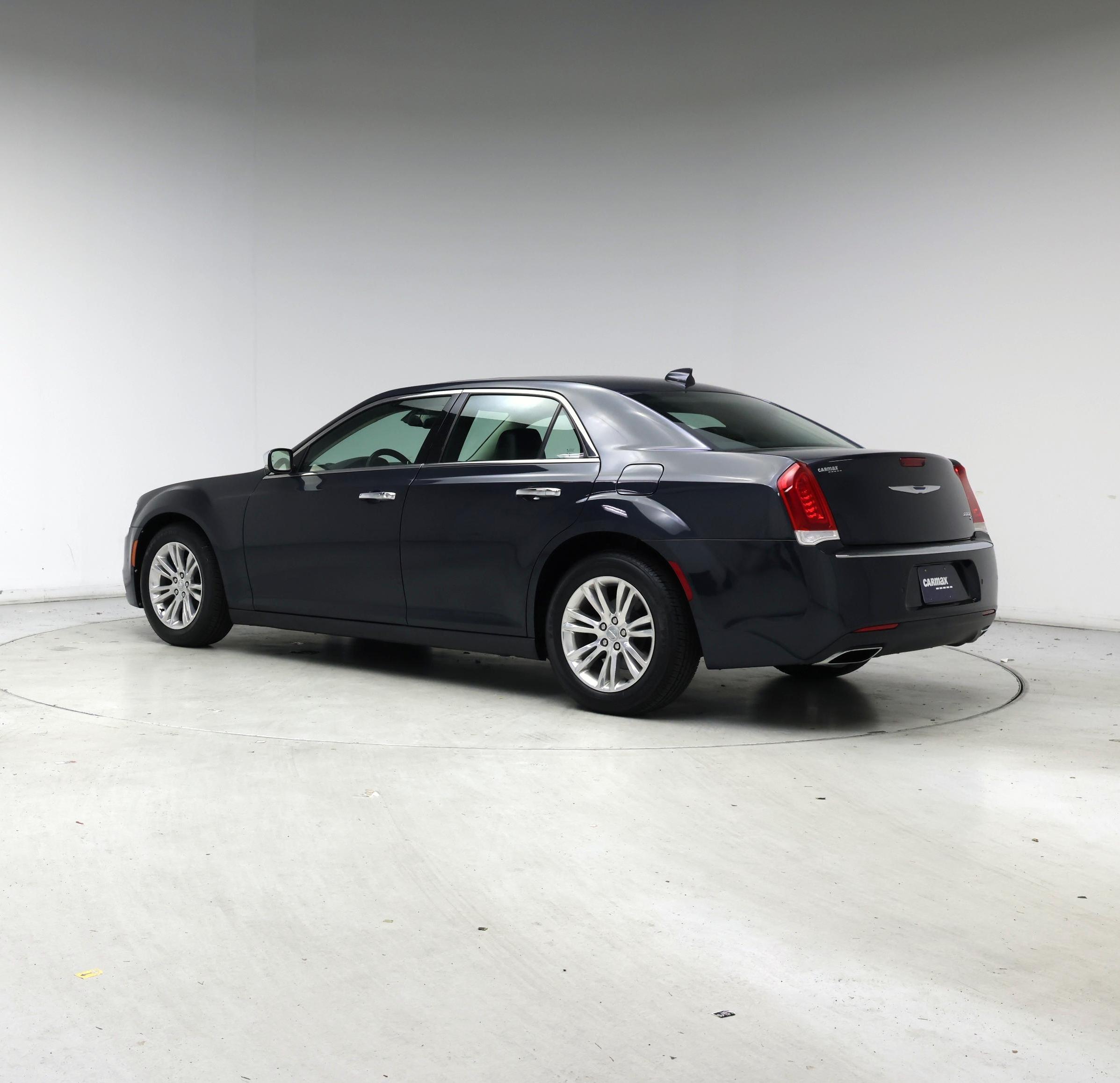 Thumbnail: 2017 Chrysler 300 - 2