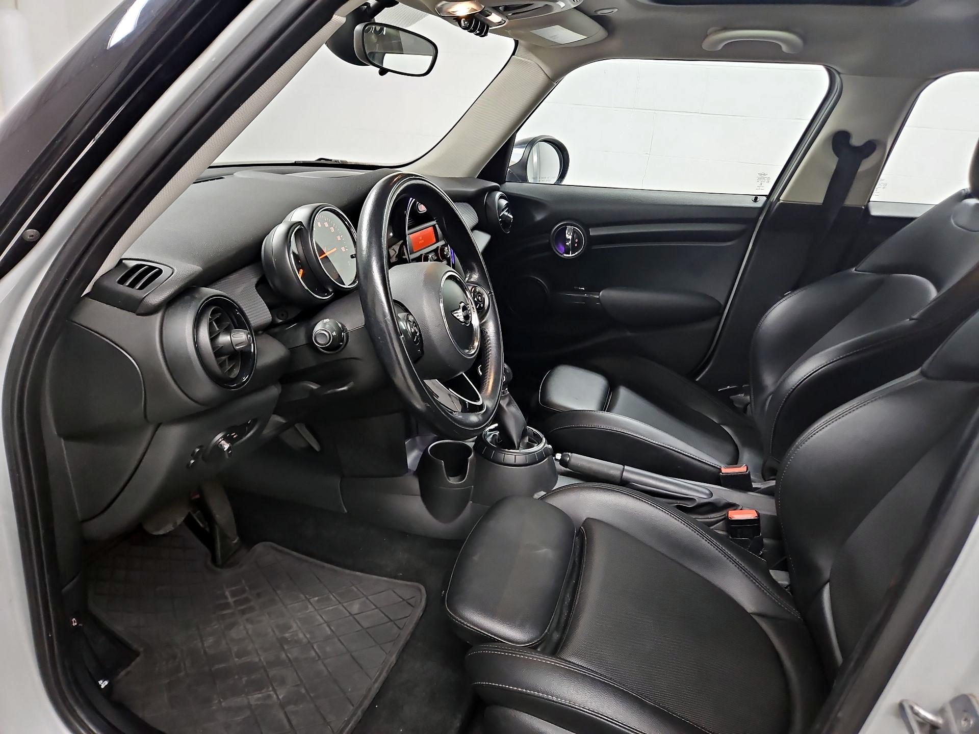 Thumbnail: 2015 MINI Cooper Hardtop - 11