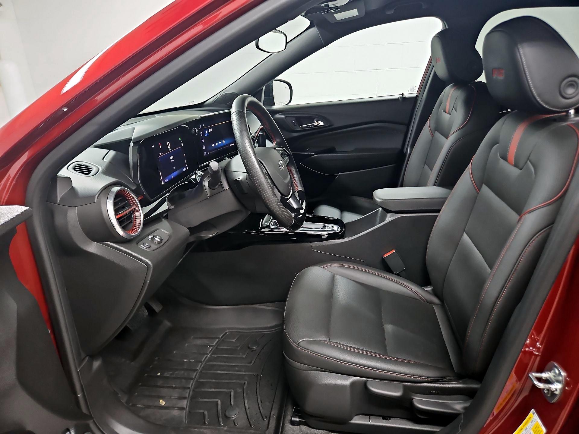 Thumbnail: 2025 Chevrolet Trax - 11