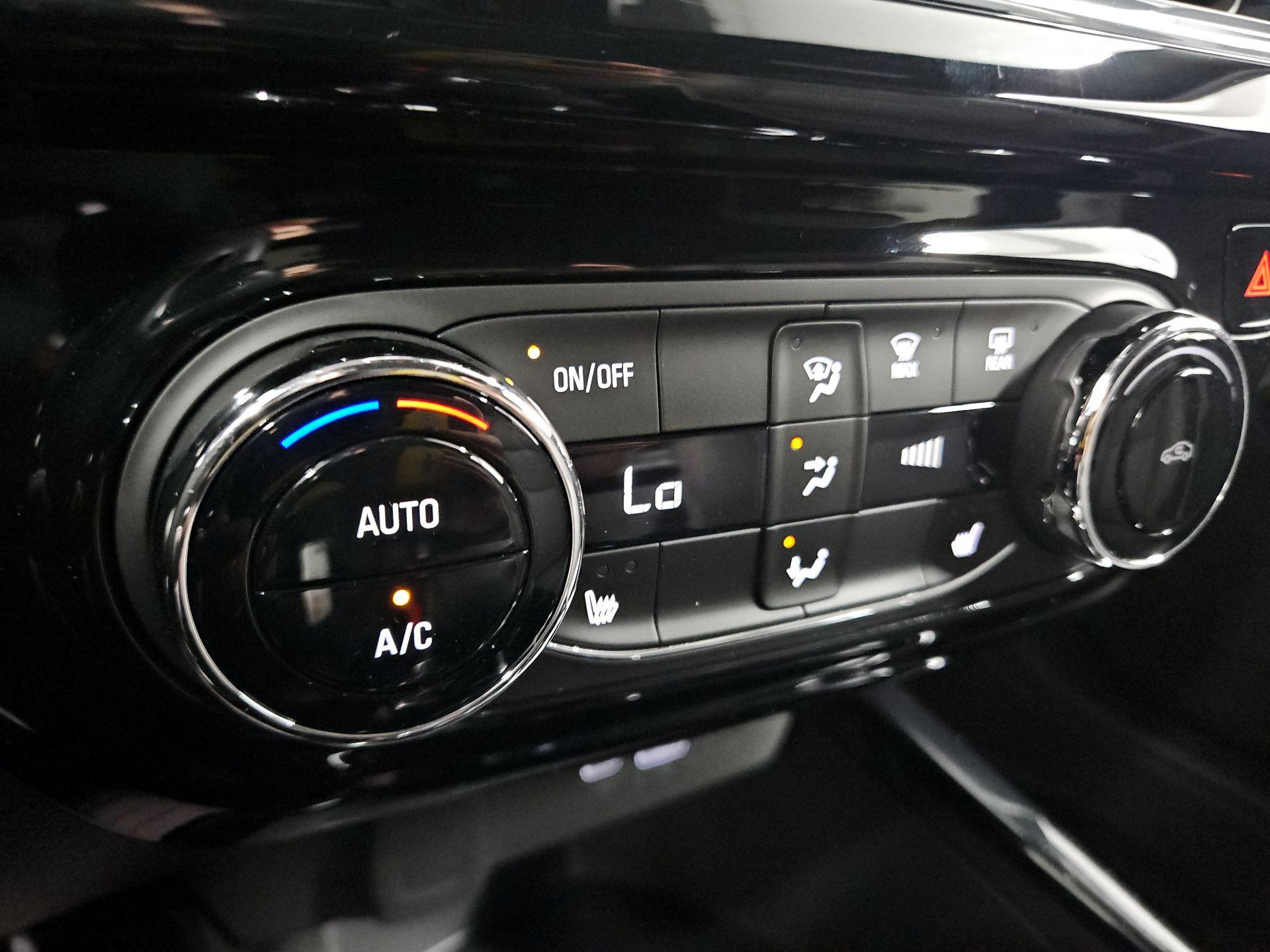 Thumbnail: 2025 Chevrolet Trax - 16