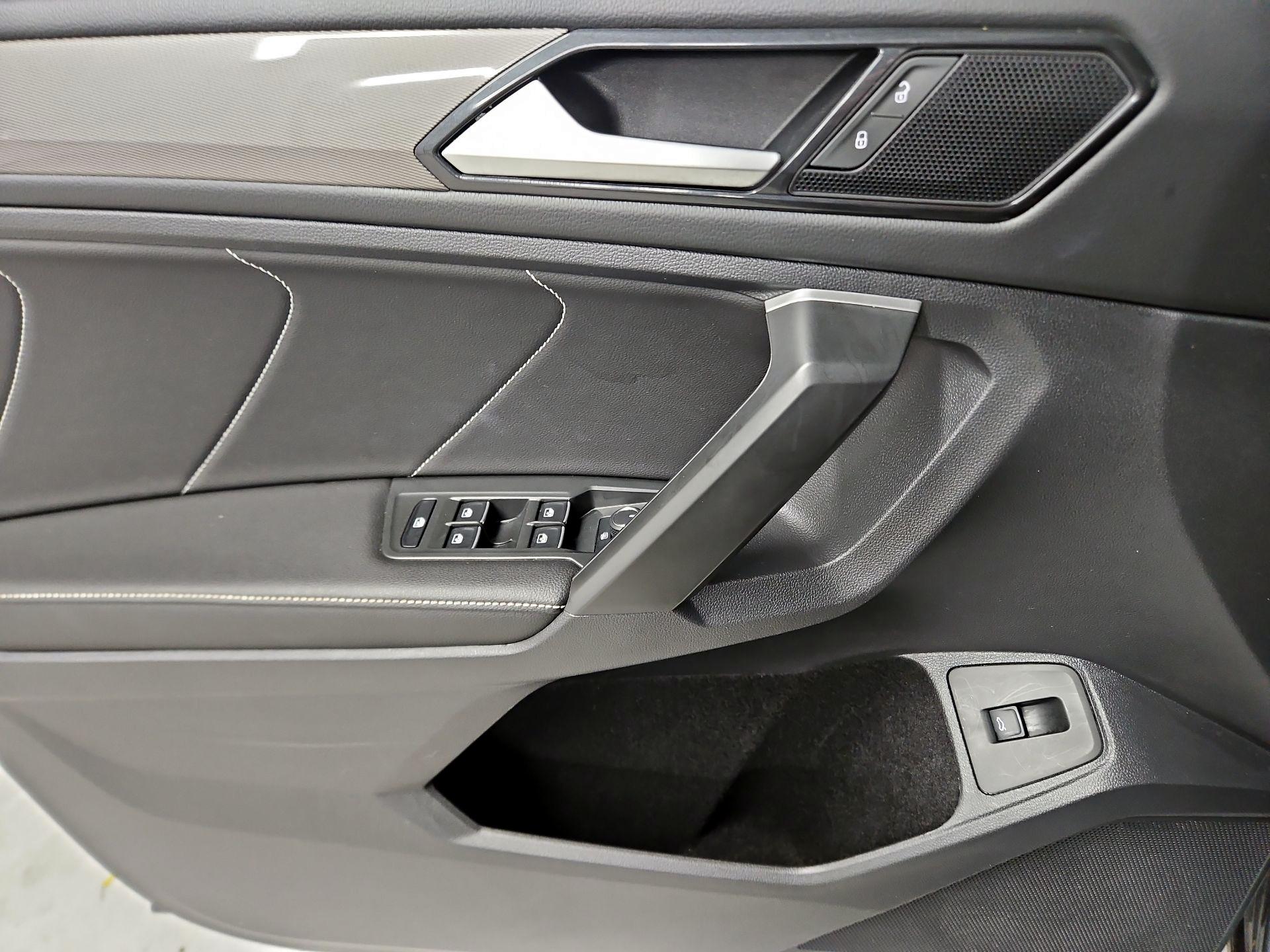 Thumbnail: 2024 Volkswagen Tiguan - 12