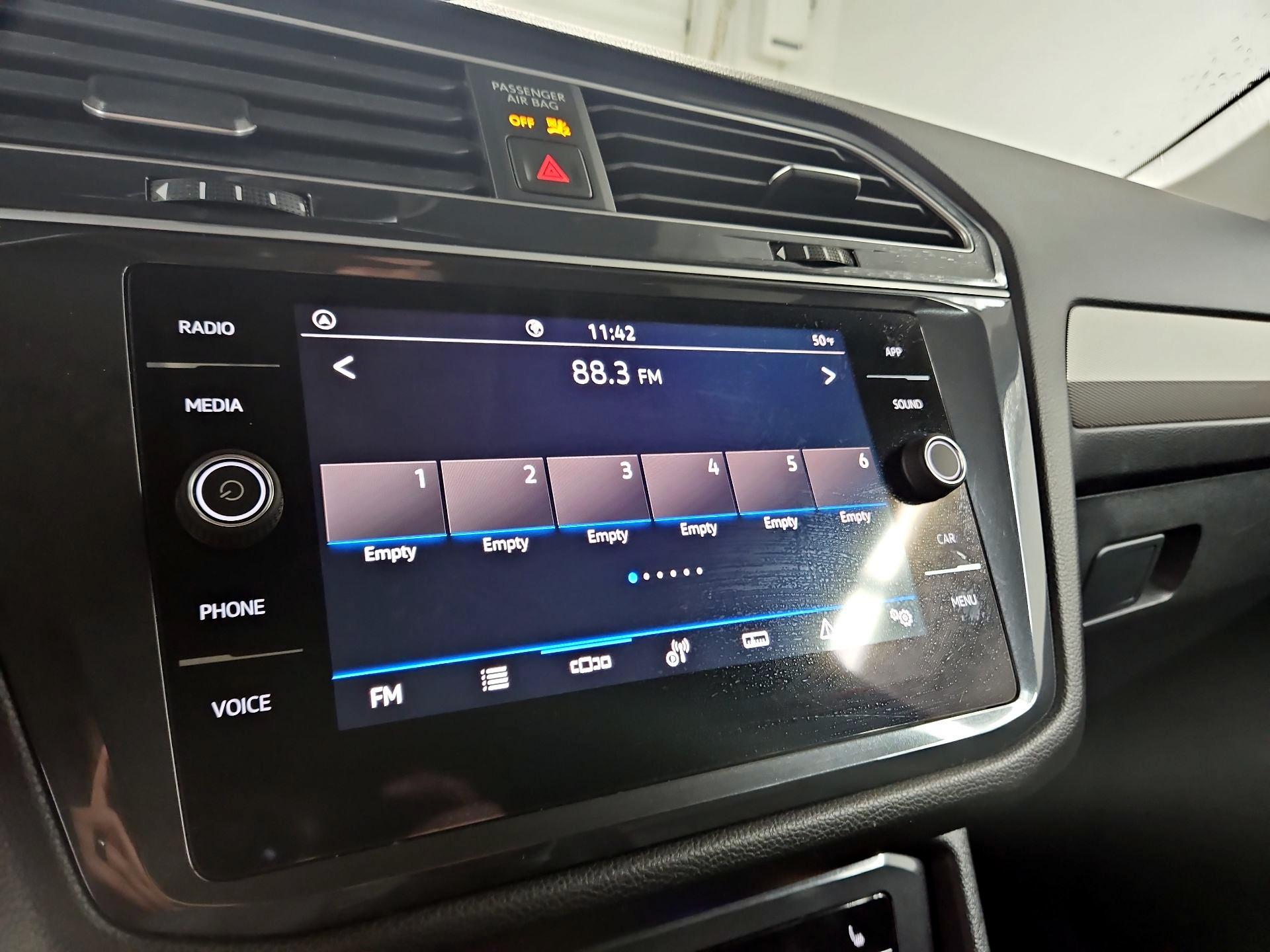 Thumbnail: 2024 Volkswagen Tiguan - 15