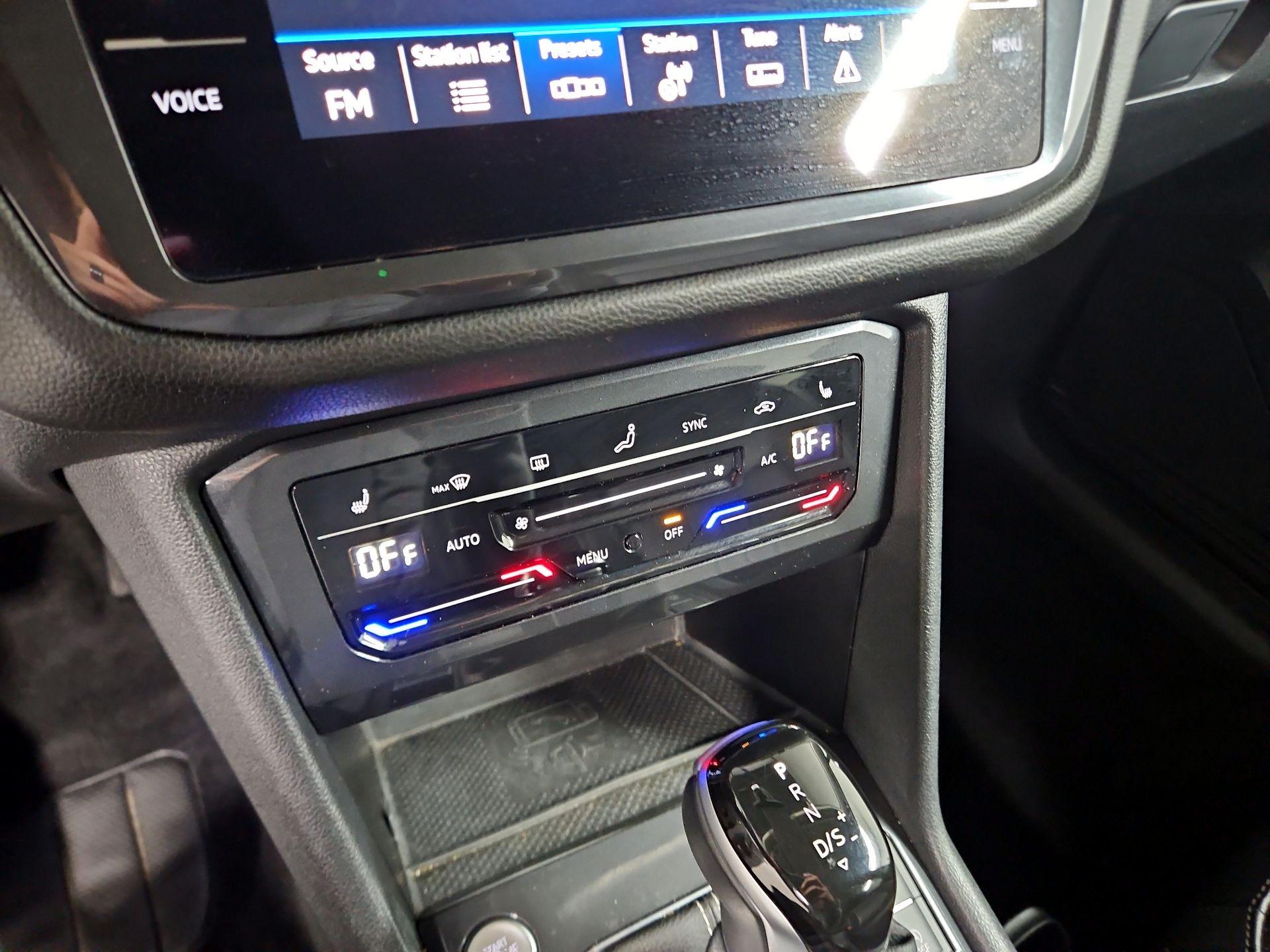 Thumbnail: 2024 Volkswagen Tiguan - 16