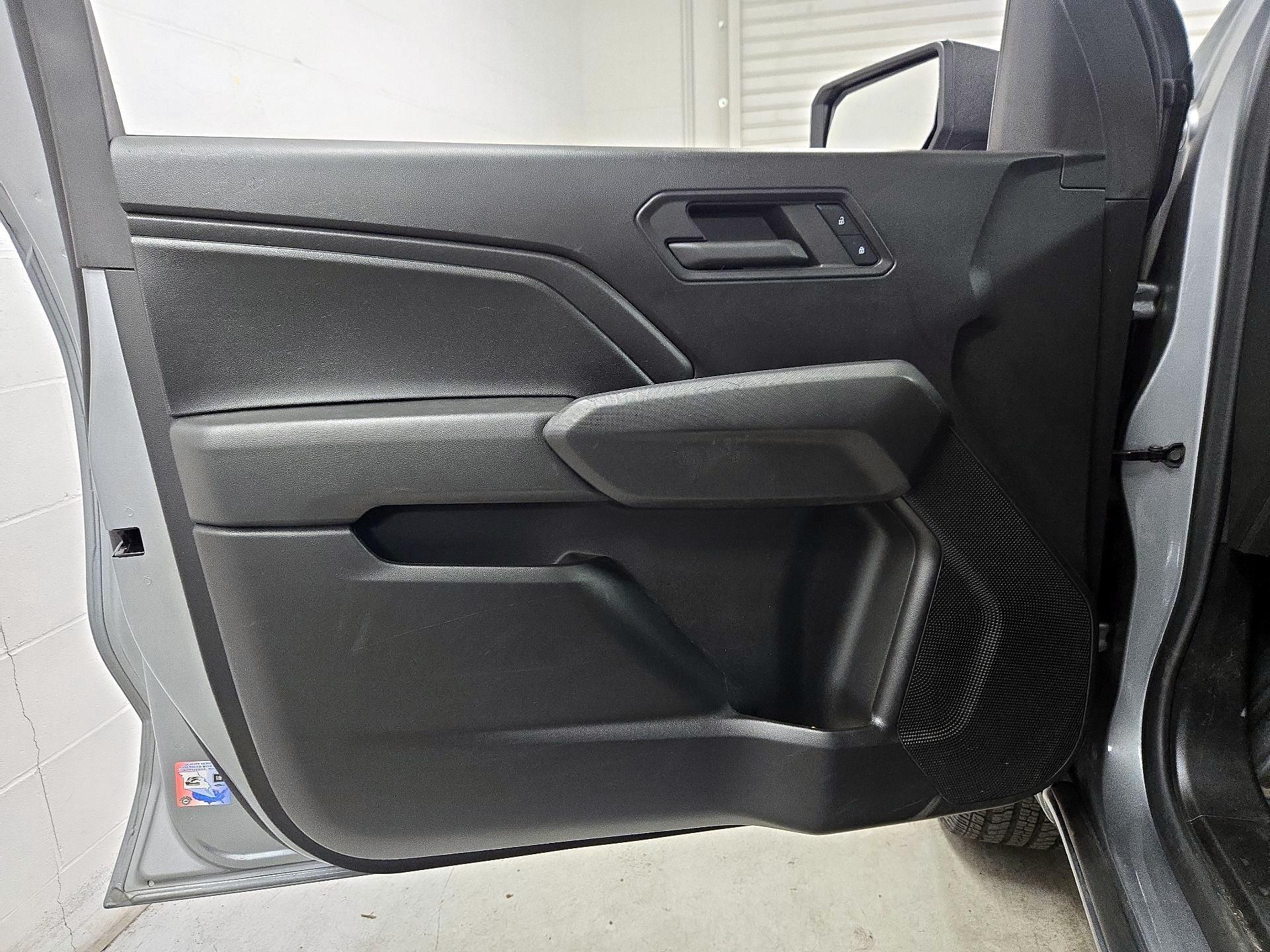 Thumbnail: 2023 Chevrolet Colorado - 12