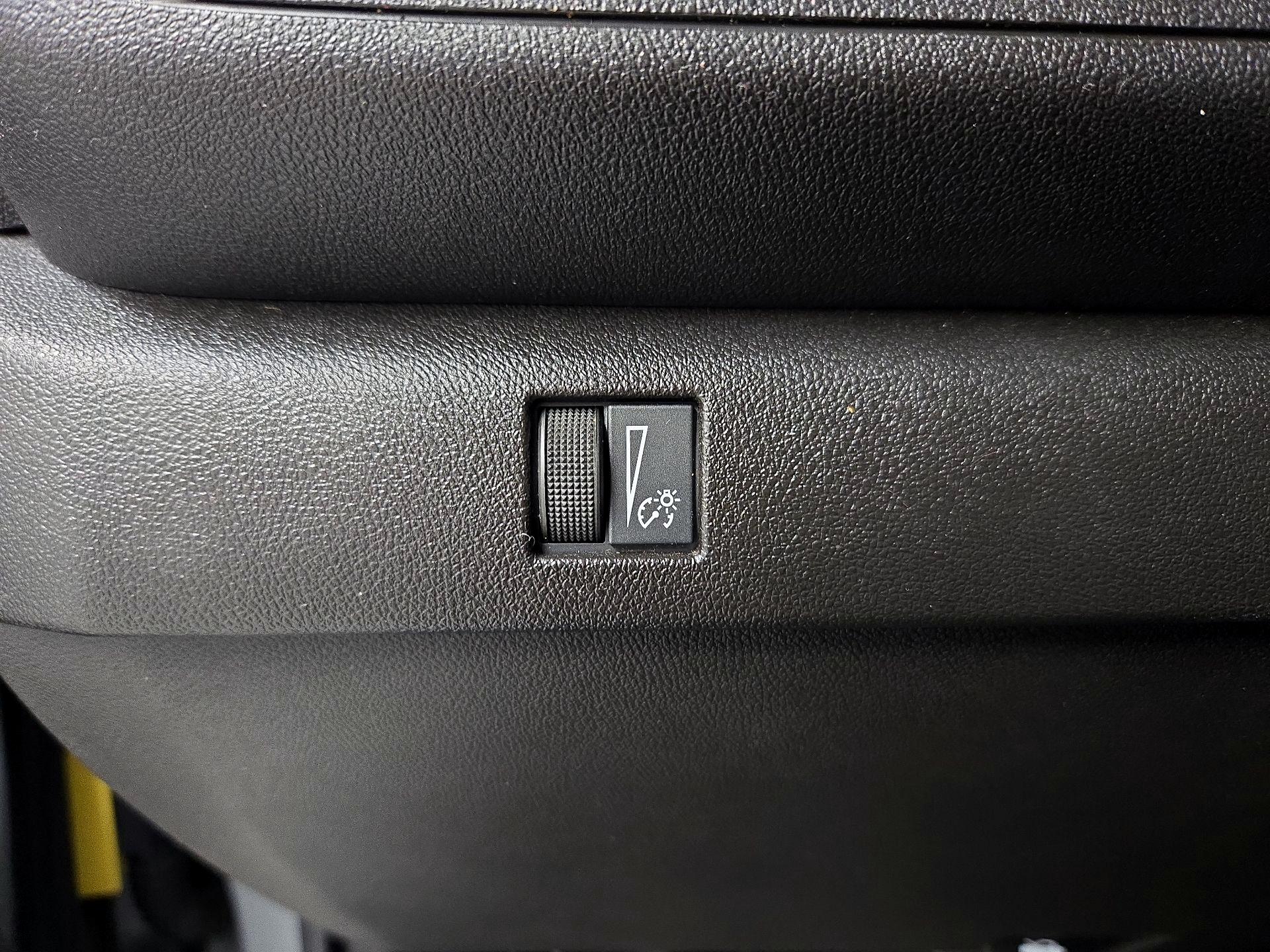 Thumbnail: 2023 Chevrolet Colorado - 13