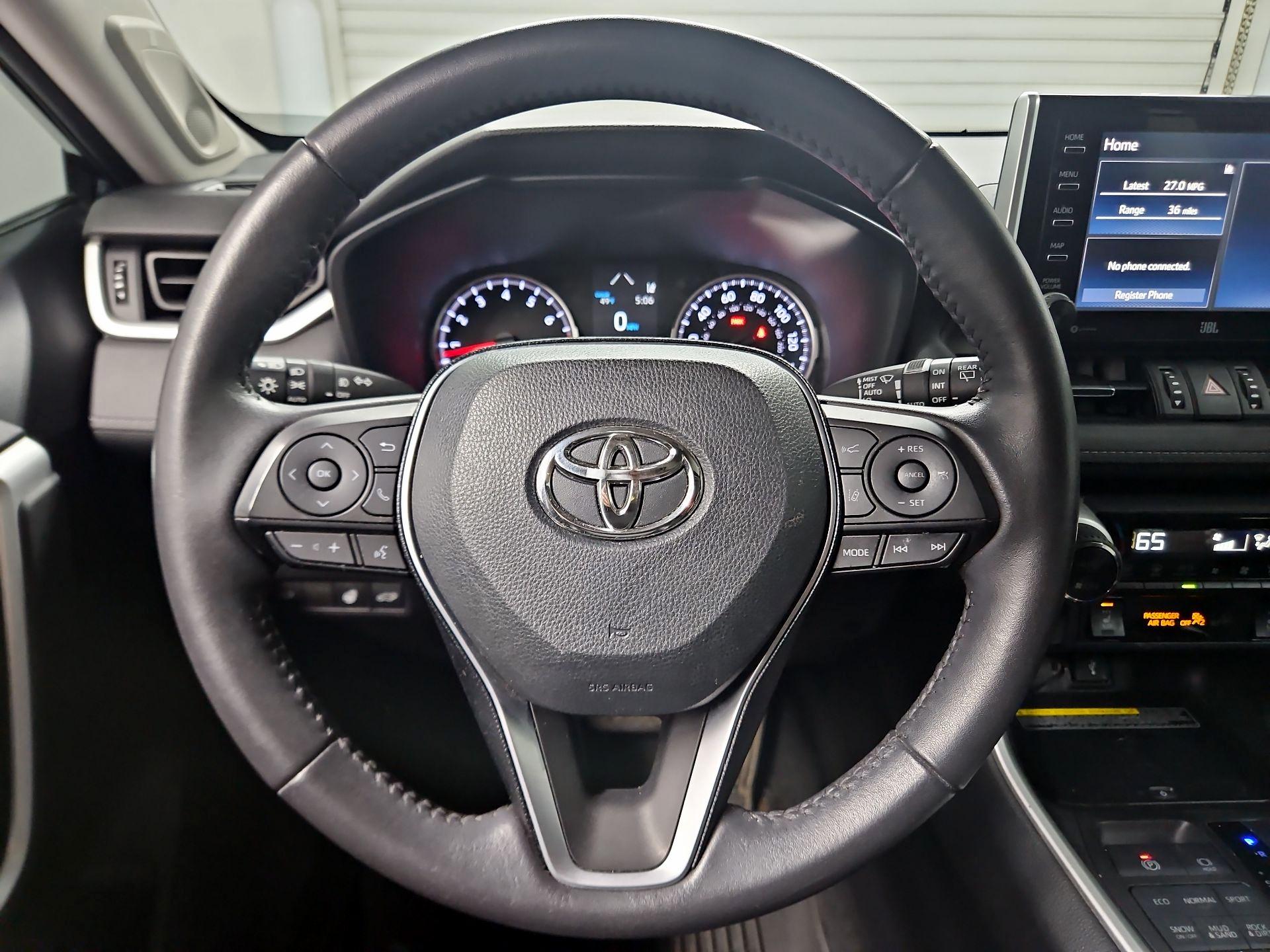 Thumbnail: 2021 Toyota RAV4 - 10