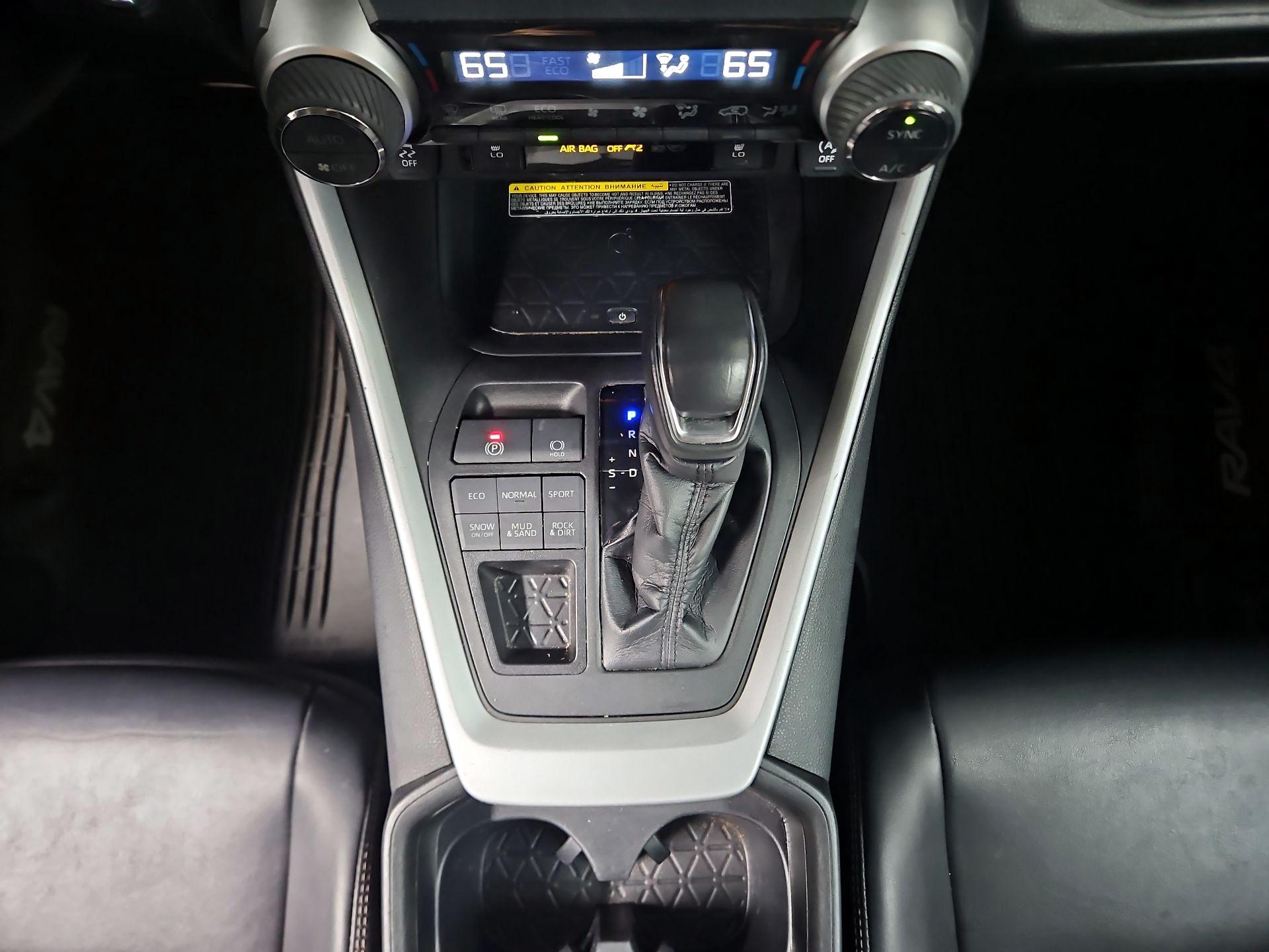 Thumbnail: 2021 Toyota RAV4 - 17