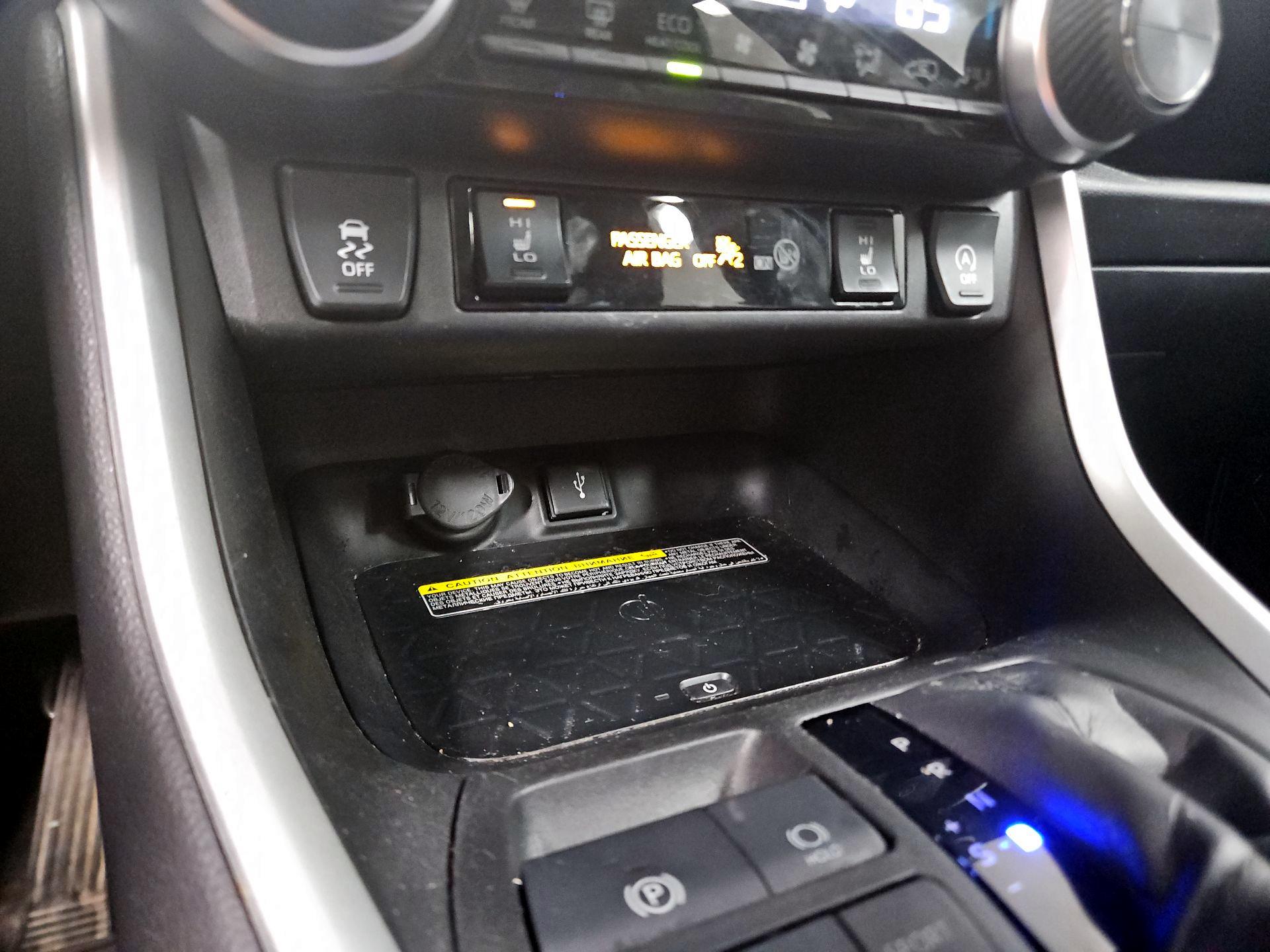 Thumbnail: 2021 Toyota RAV4 - 18