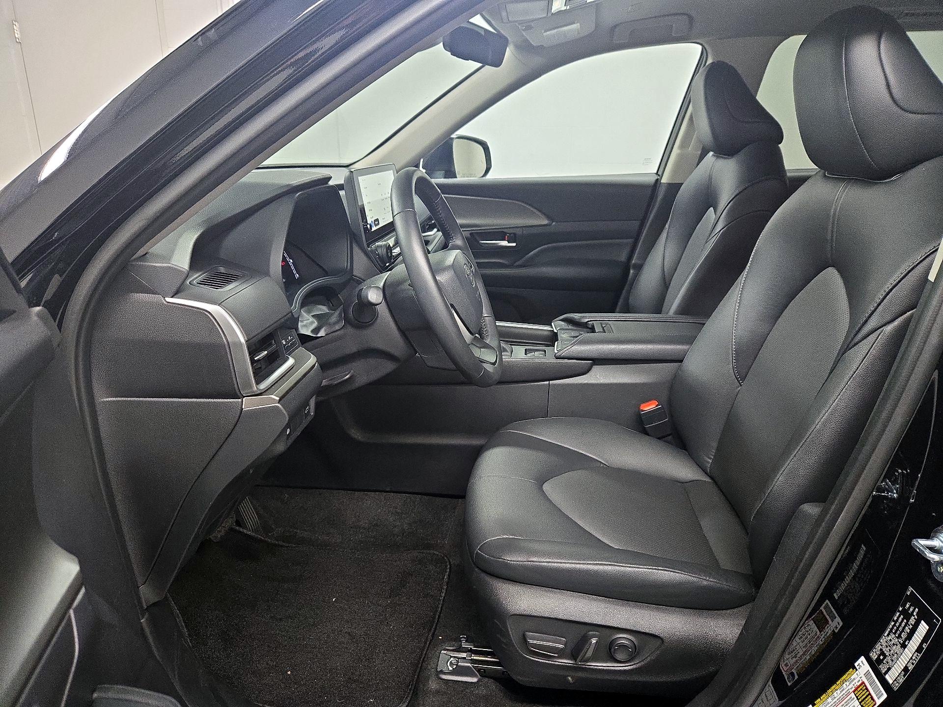 Thumbnail: 2025 Toyota Grand Highlander - 11