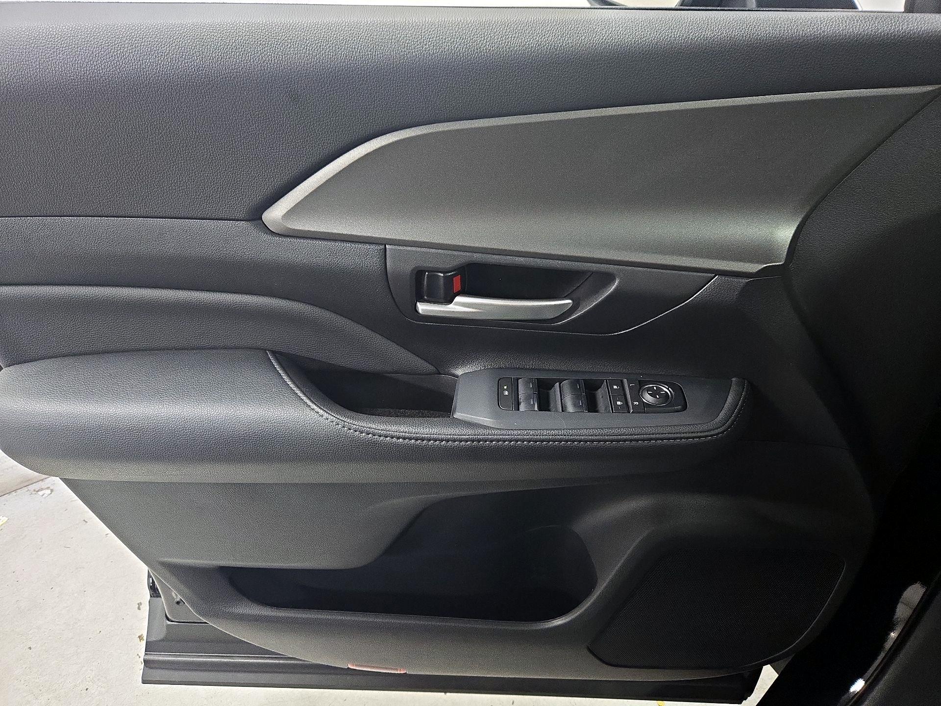 Thumbnail: 2025 Toyota Grand Highlander - 12