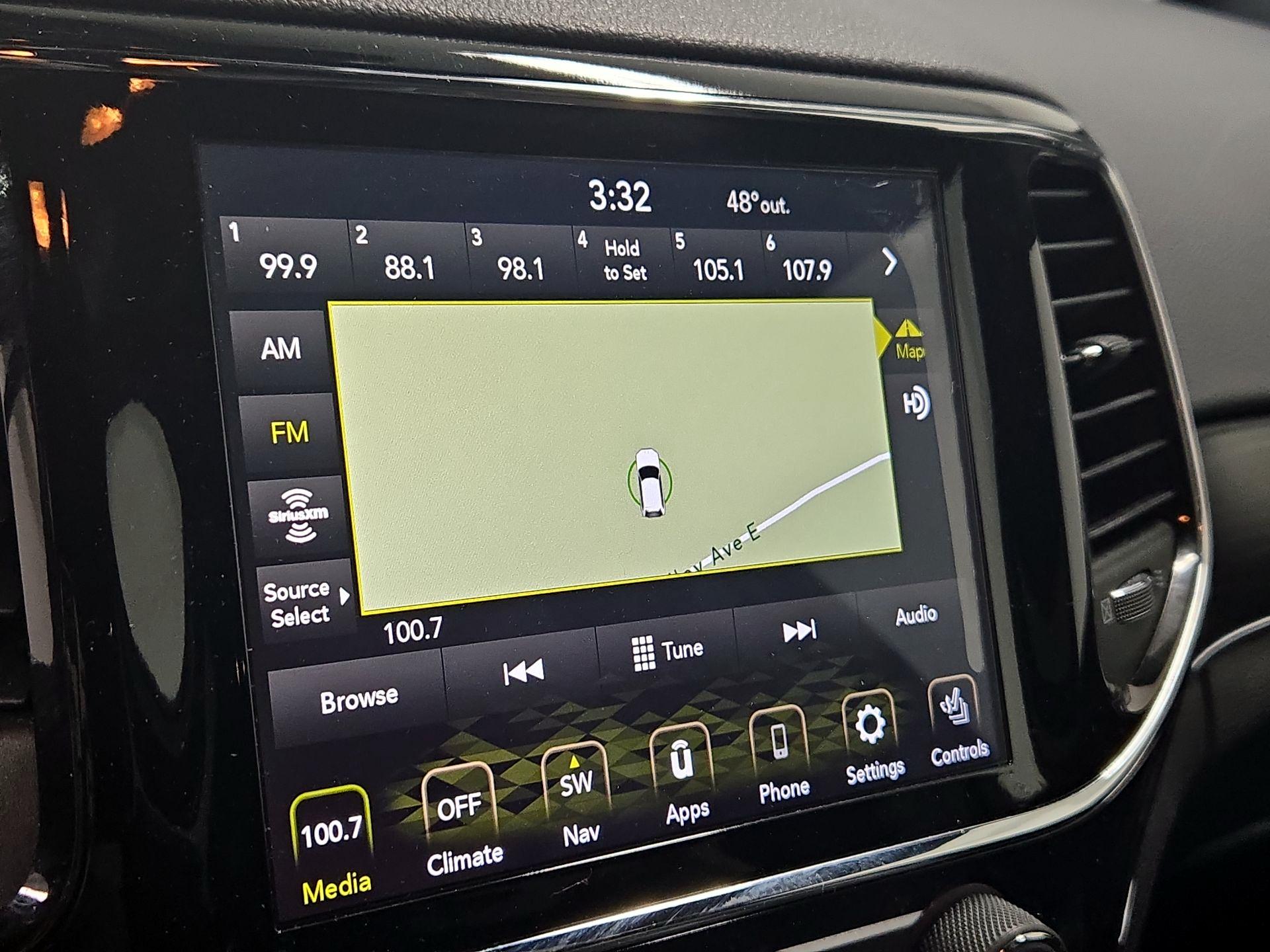 Thumbnail: 2020 Jeep Grand Cherokee - 16