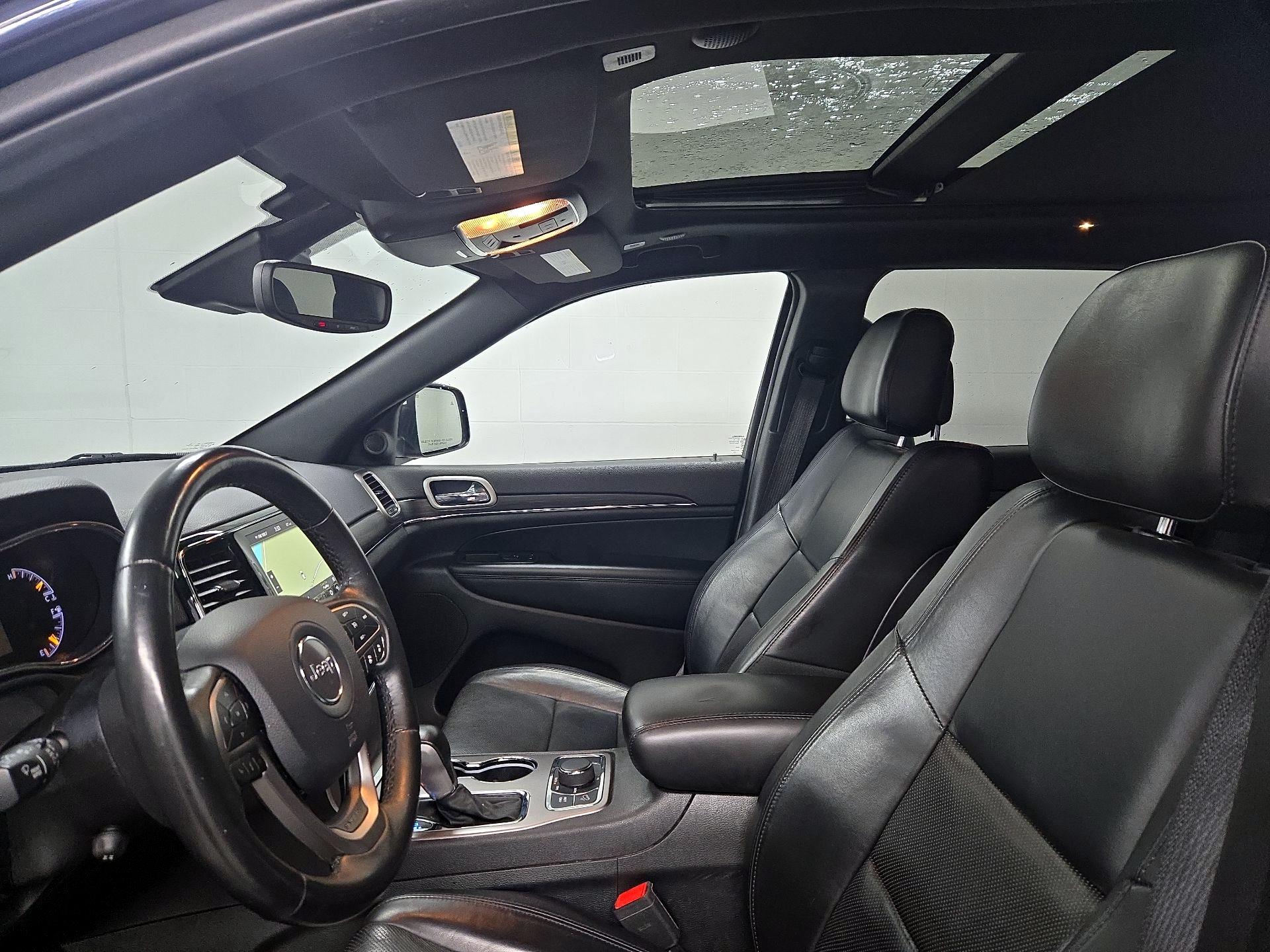 Thumbnail: 2020 Jeep Grand Cherokee - 20