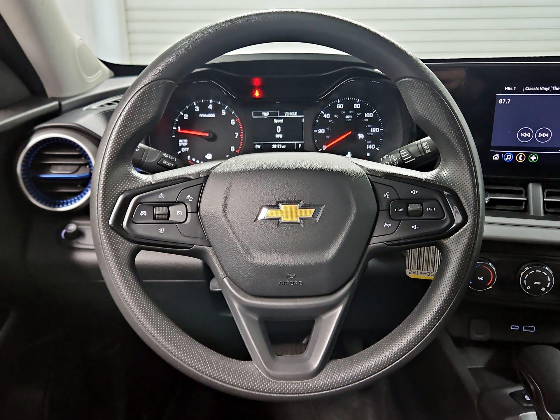 Thumbnail: 2024 Chevrolet Trax - 10