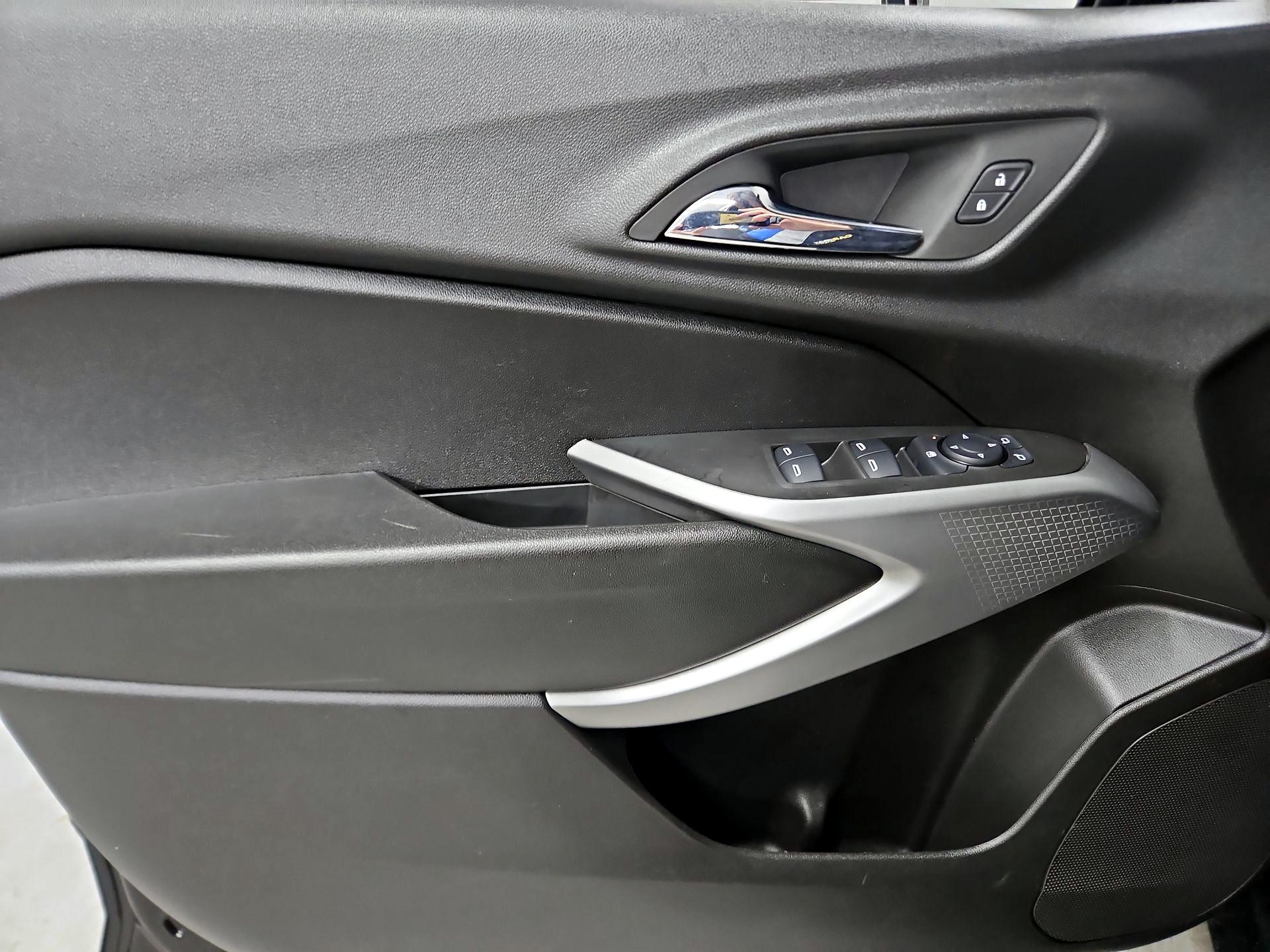 Thumbnail: 2024 Chevrolet Trax - 12