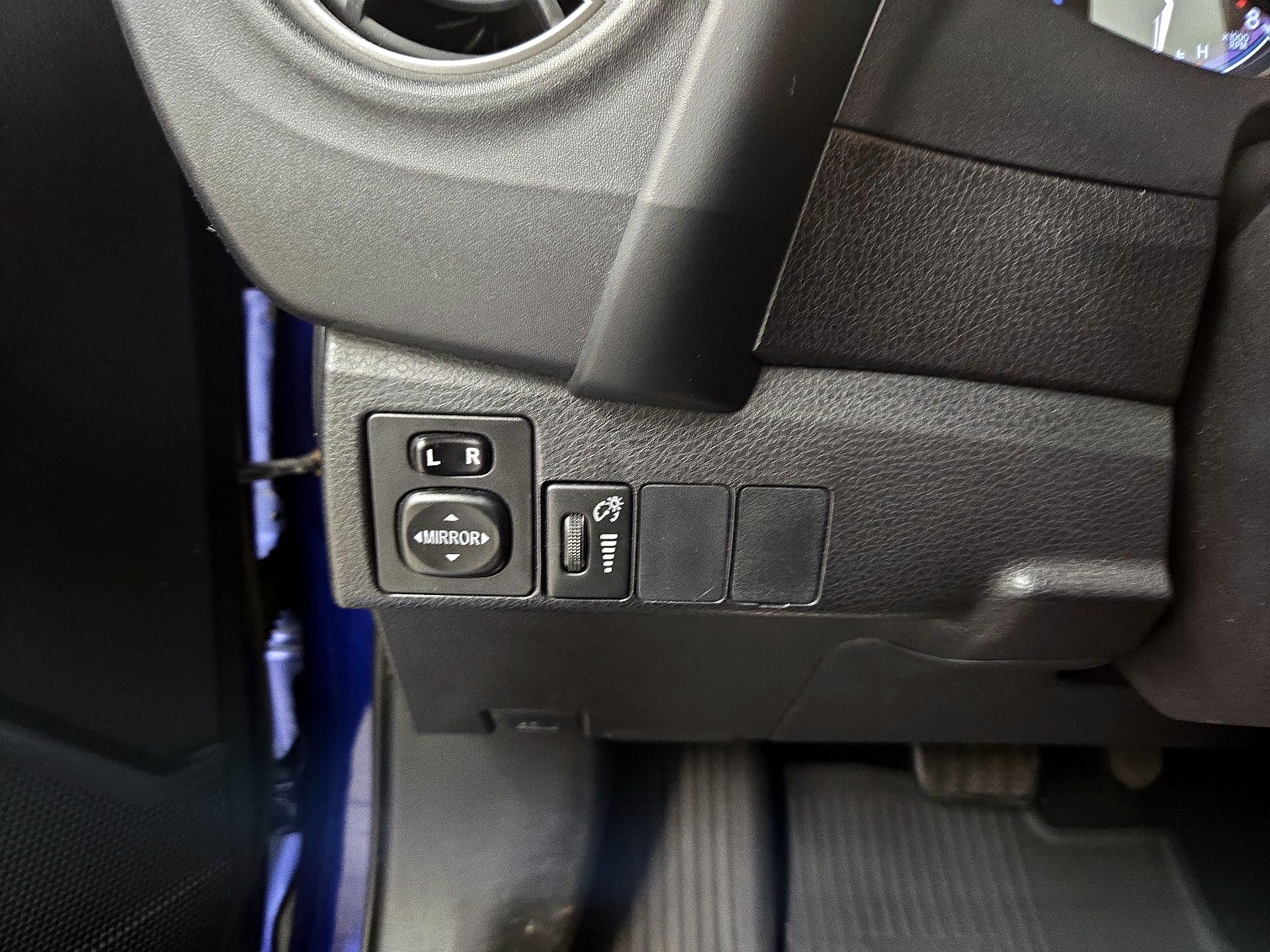 Thumbnail: 2018 Toyota Corolla - 13