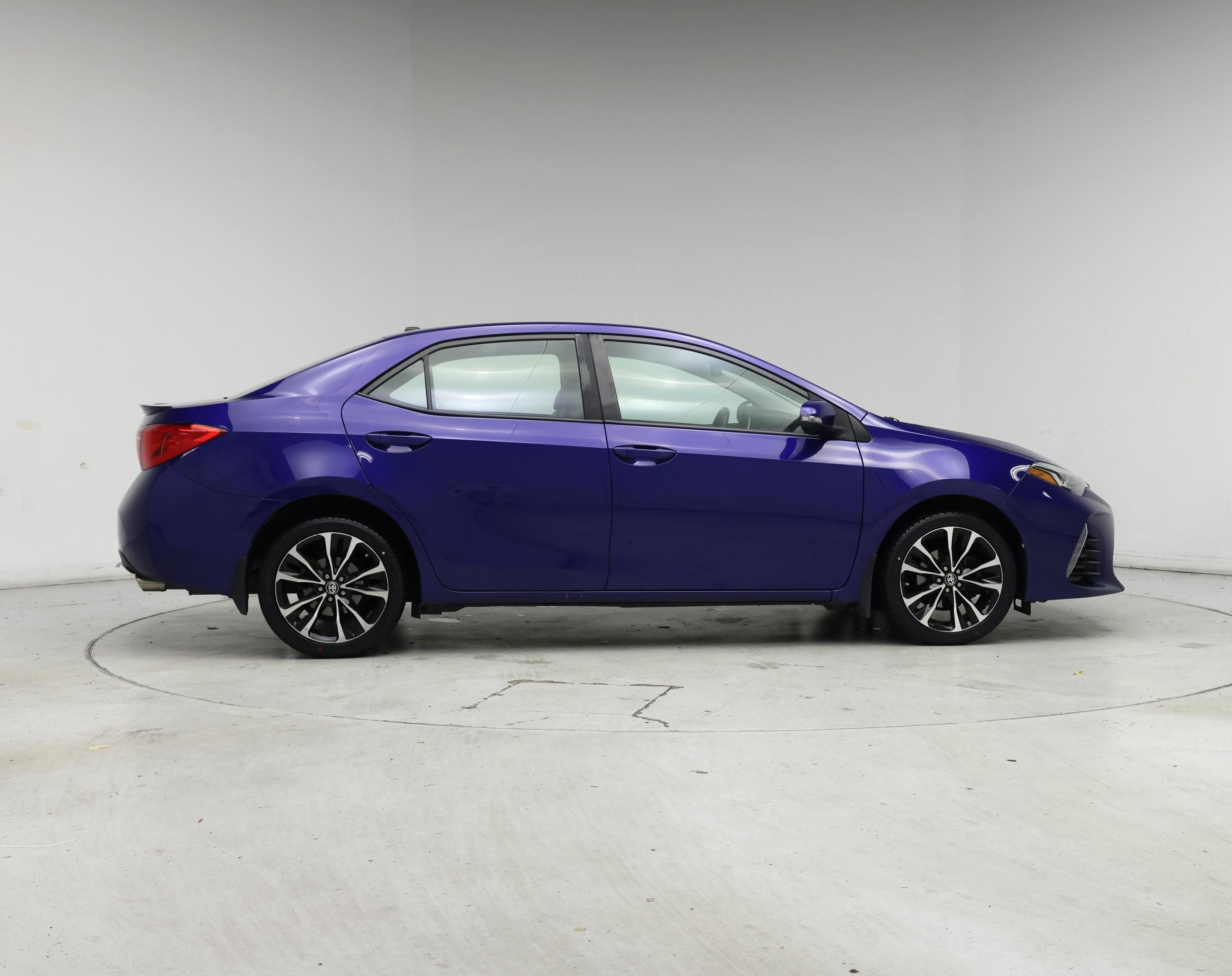 Thumbnail: 2018 Toyota Corolla - 7