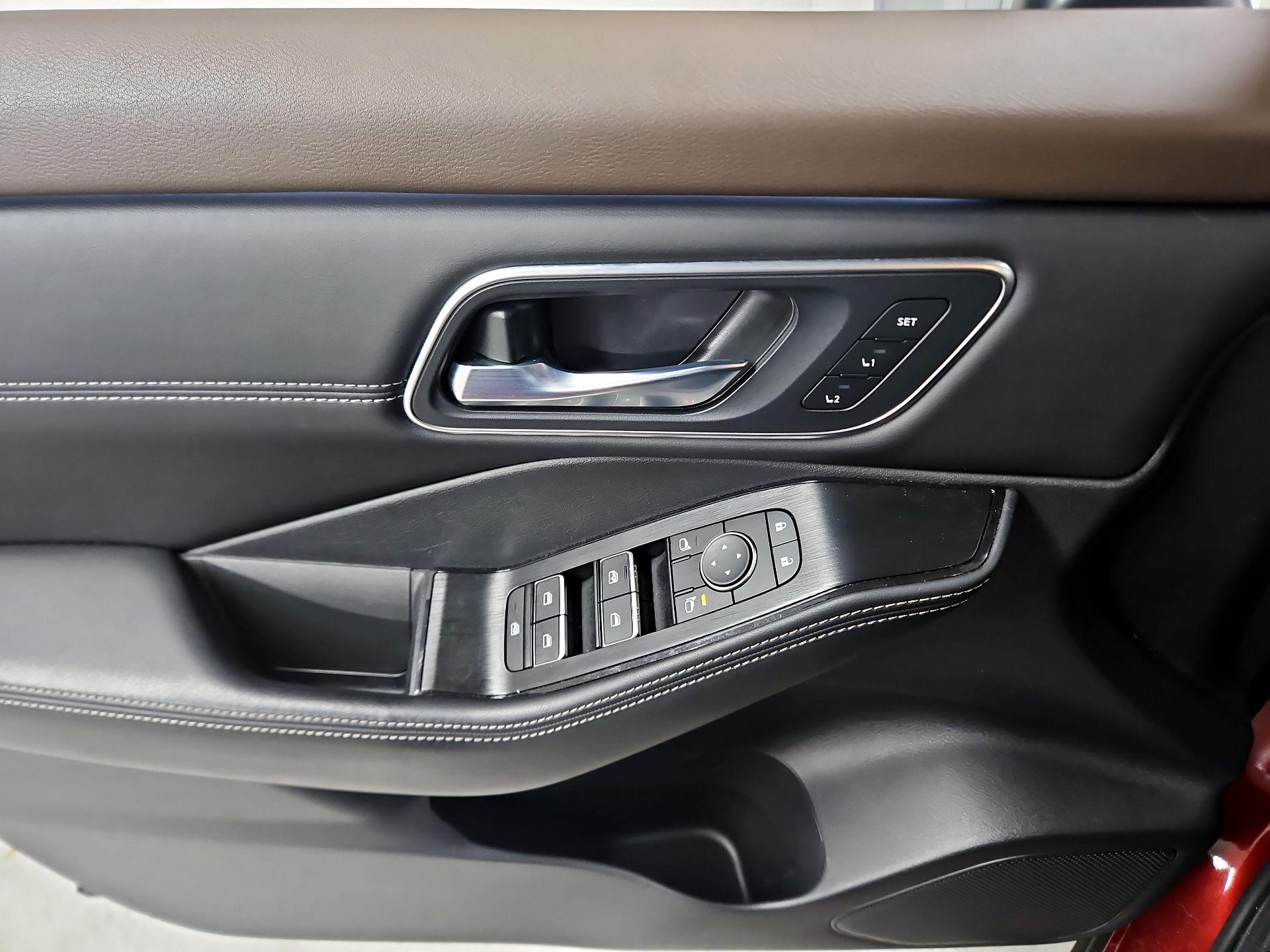 Thumbnail: 2023 Nissan Rogue - 12