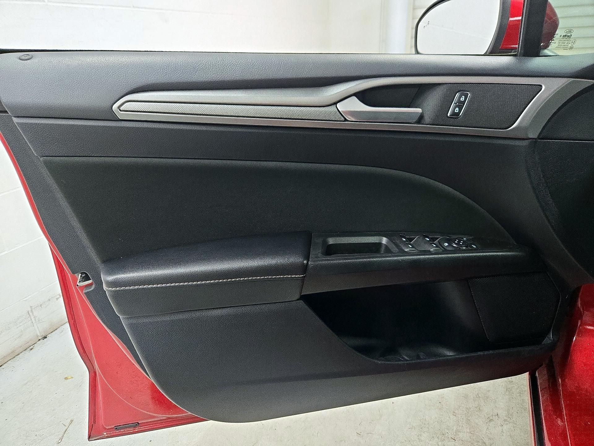 Thumbnail: 2020 Ford Fusion - 12